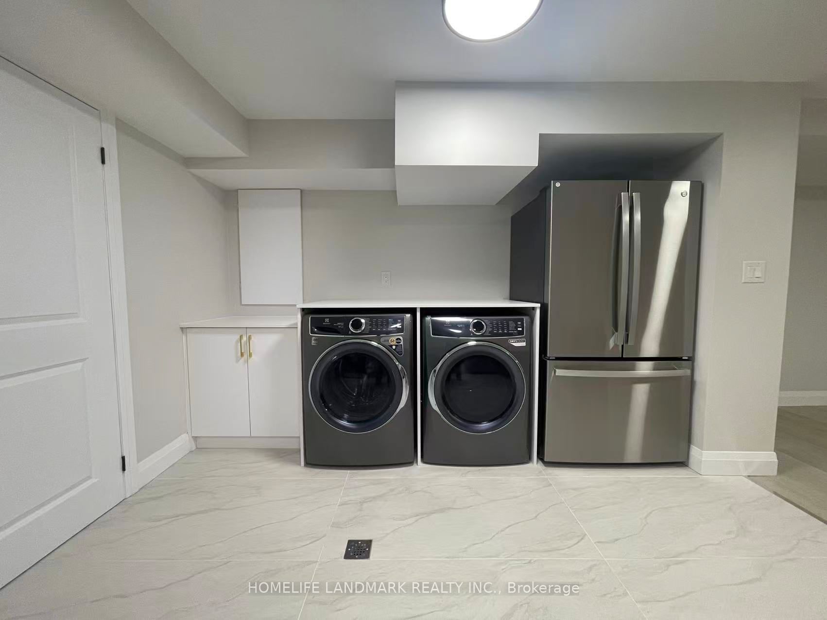 17 Rosemeade Avenue Unit 3, Toronto, ON M8Y 3A2 photo 5