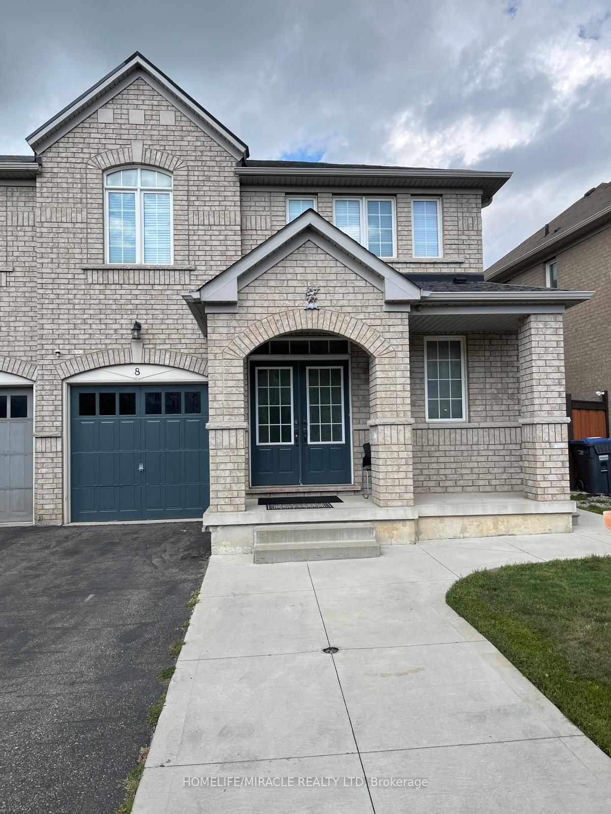 8 Sculptor Street, Brampton, ON L6P 3H5