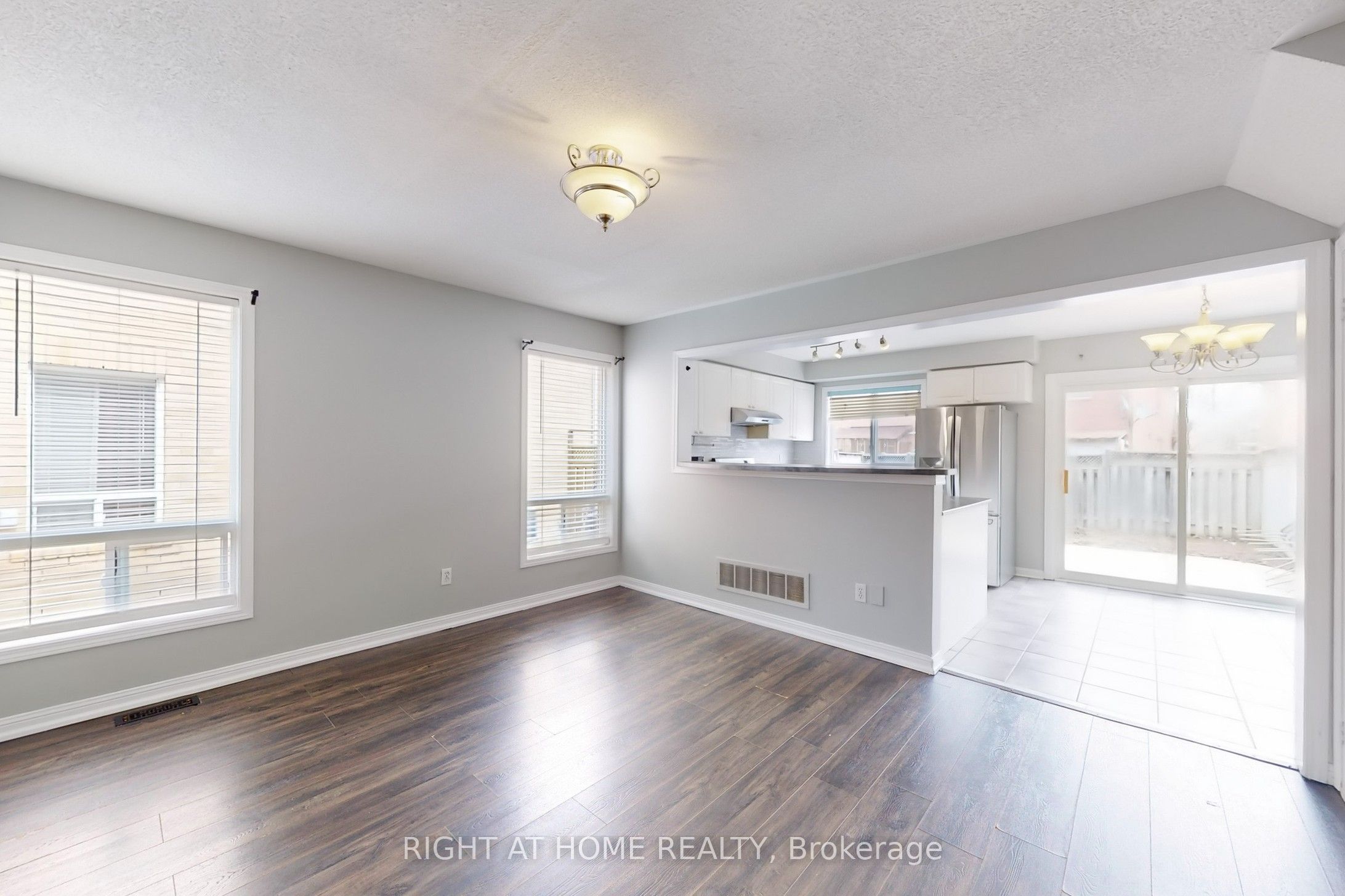 21 Dunlop Court, Brampton, ON L6X 4Z8 photo 5