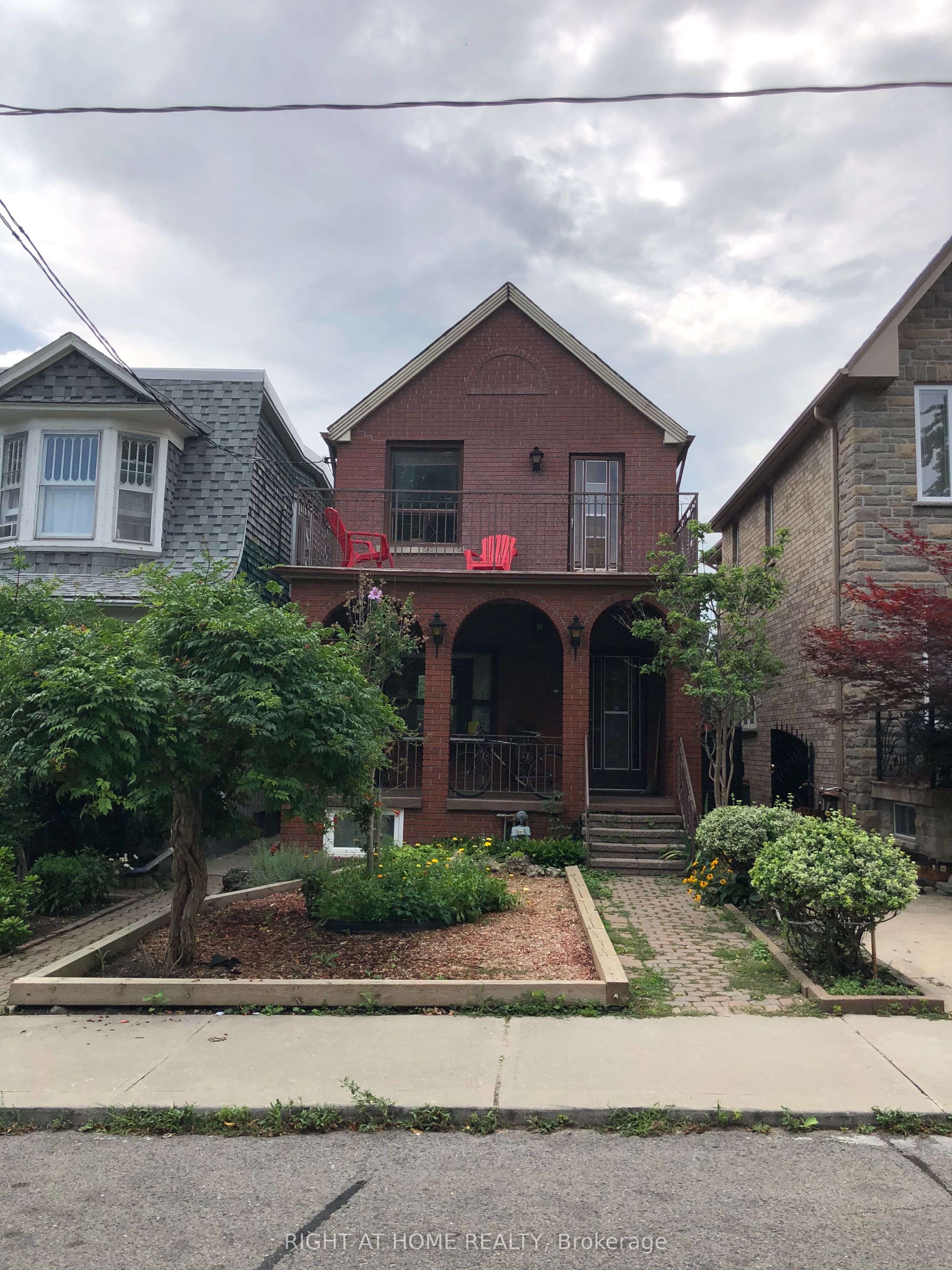 564 Concord Avenue, Toronto, ON M6H 2R1