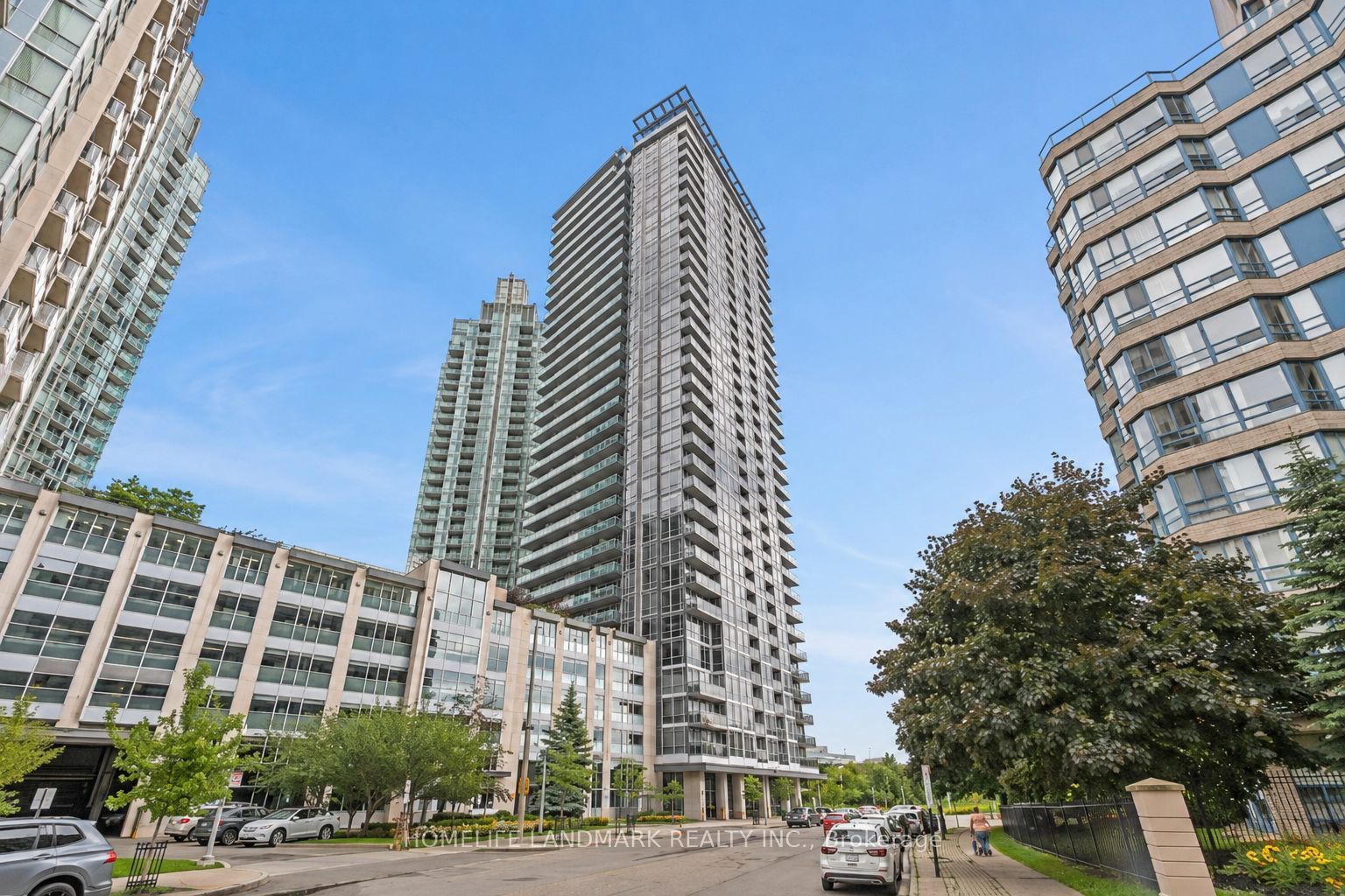 223 Webb Drive 607, Mississauga, ON L5B 0E8