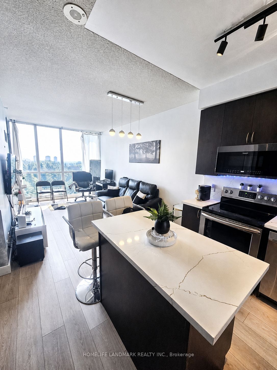 223 Webb Drive 607, Mississauga, ON L5B 0E8 photo 2