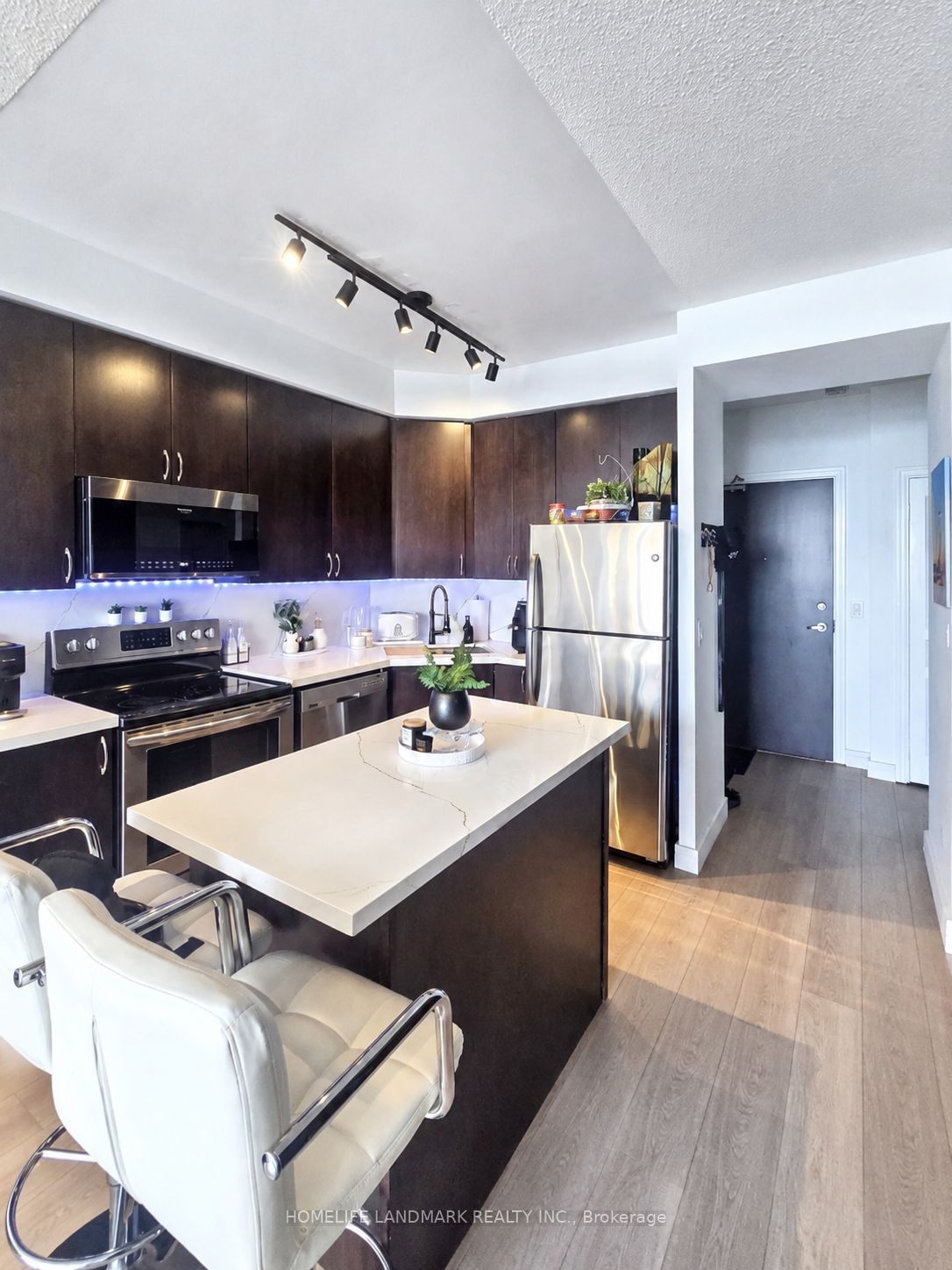 223 Webb Drive 607, Mississauga, ON L5B 0E8 photo 3