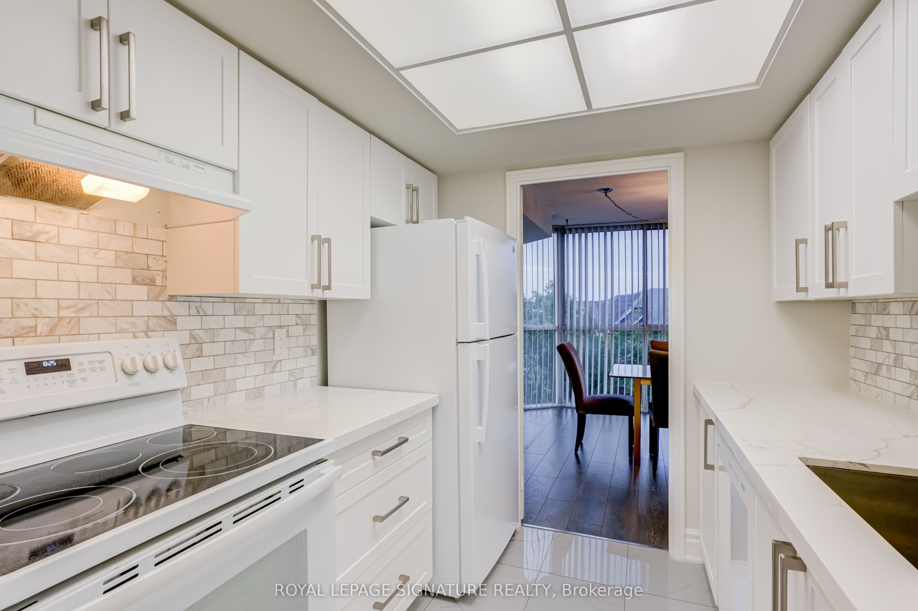 880 Dundas Street W 405, Mississauga, ON L5C 4H3 photo 3