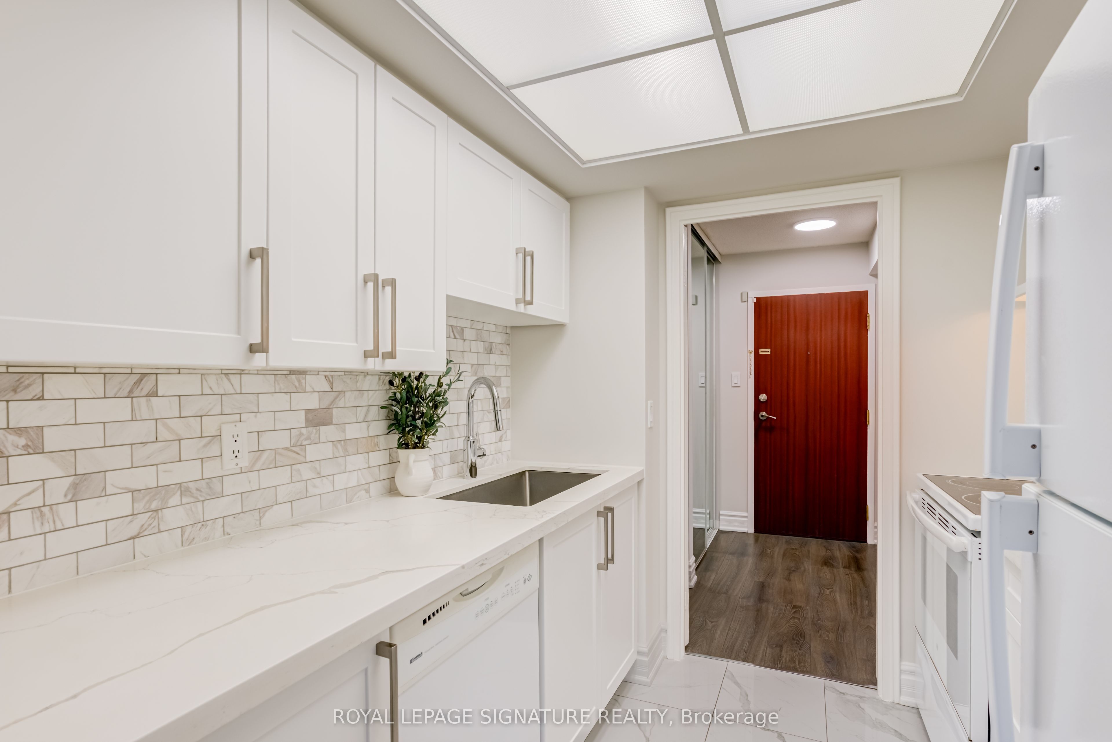880 Dundas Street W 405, Mississauga, ON L5C 4H3 photo 5