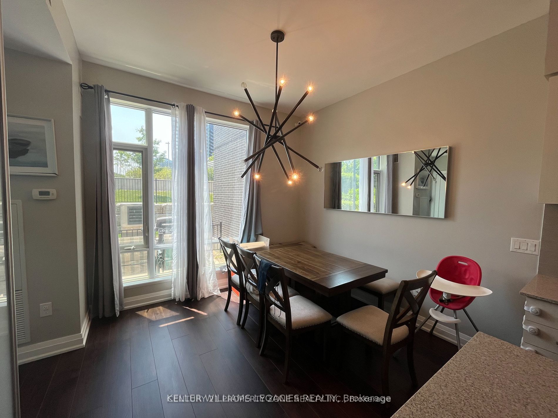 2560 Eglinton Avenue W Th110, Mississauga, ON L5M 0Y3 photo 5
