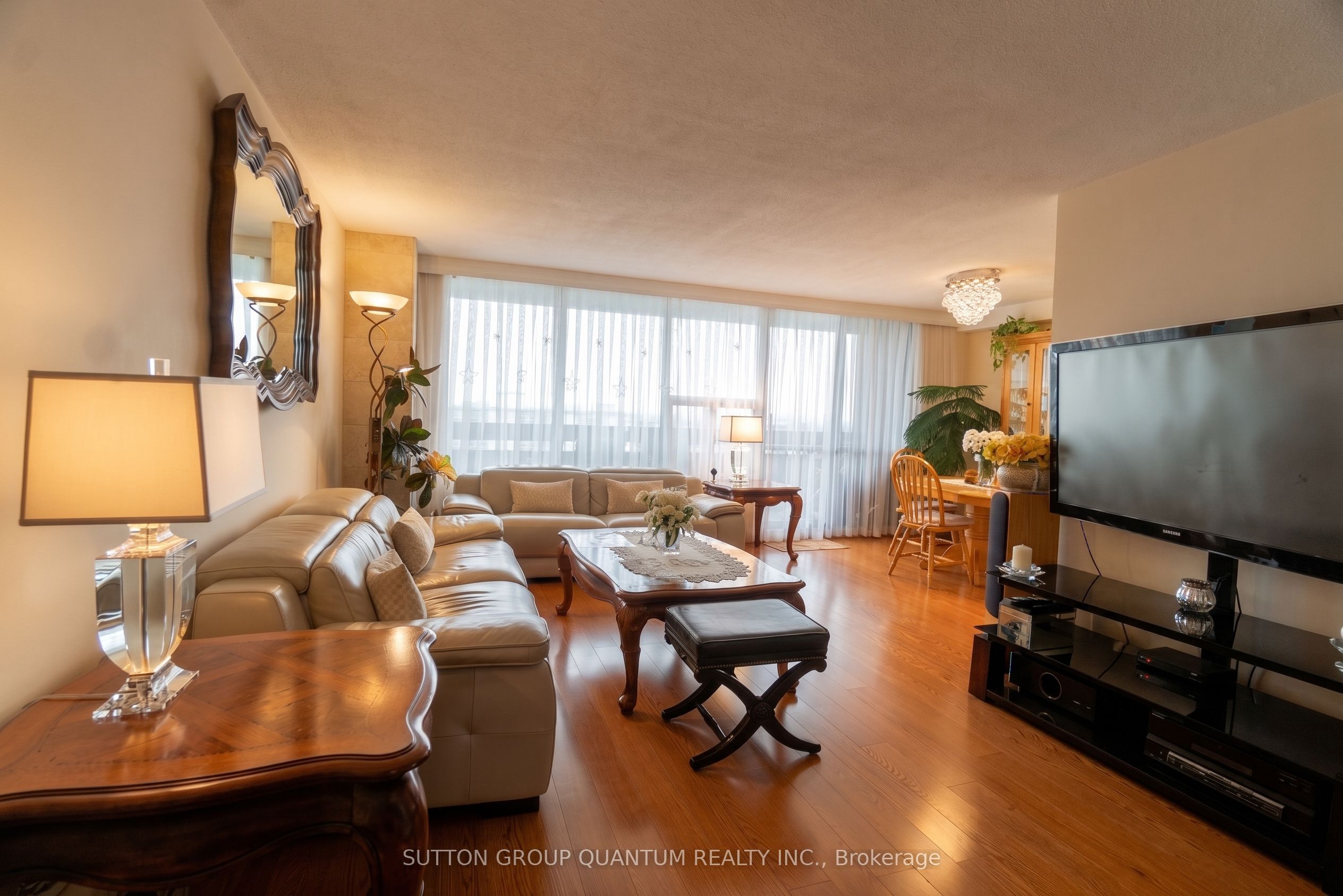 11 Wincott Drive 1810, Toronto, ON M9R 2R9 photo 2