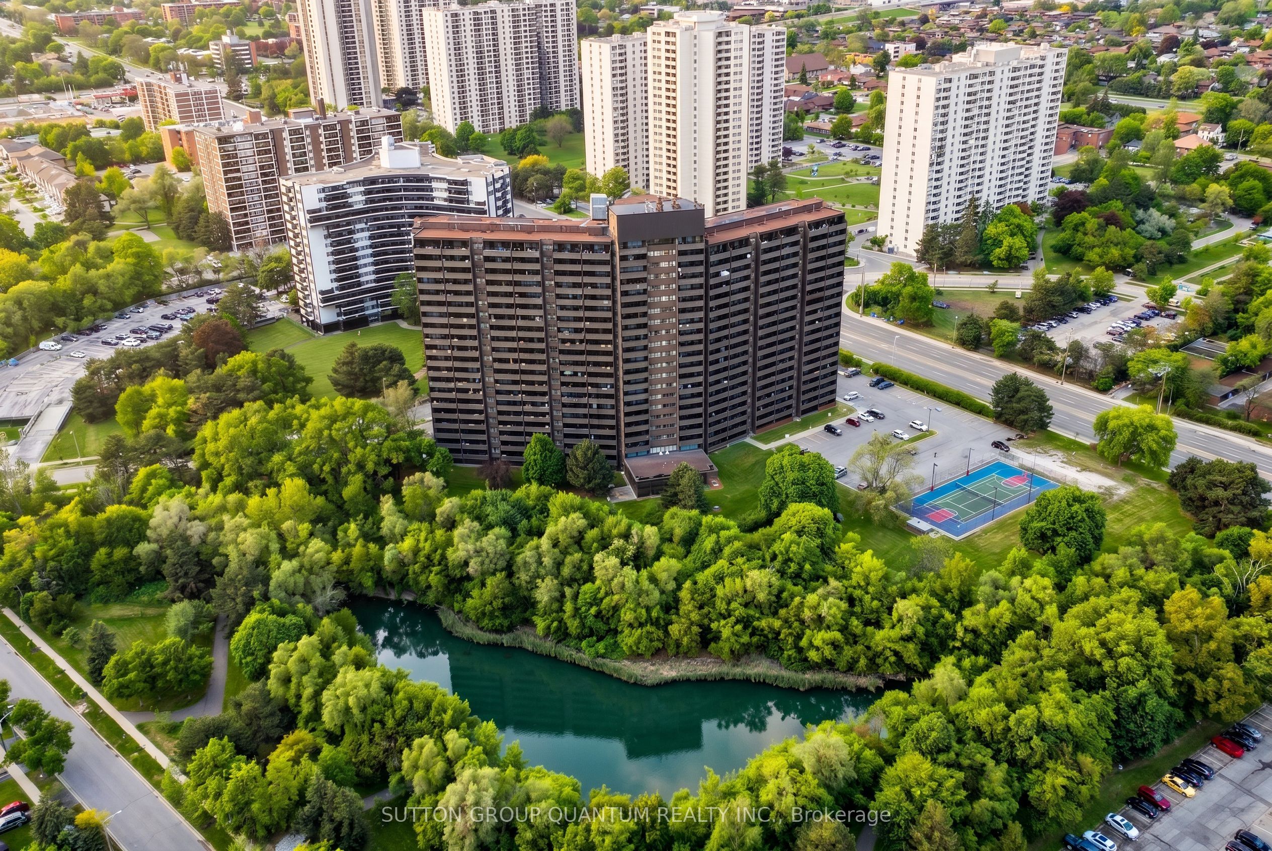 11 Wincott Drive 1810, Toronto, ON M9R 2R9 photo 3