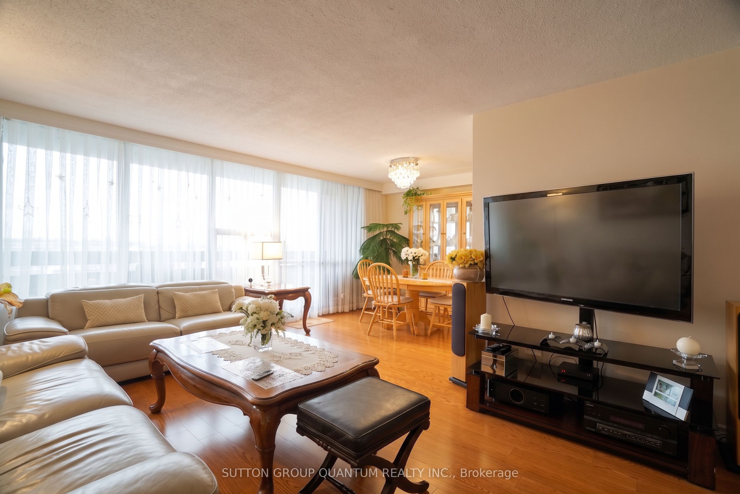 11 Wincott Drive 1810, Toronto, ON M9R 2R9 photo 5