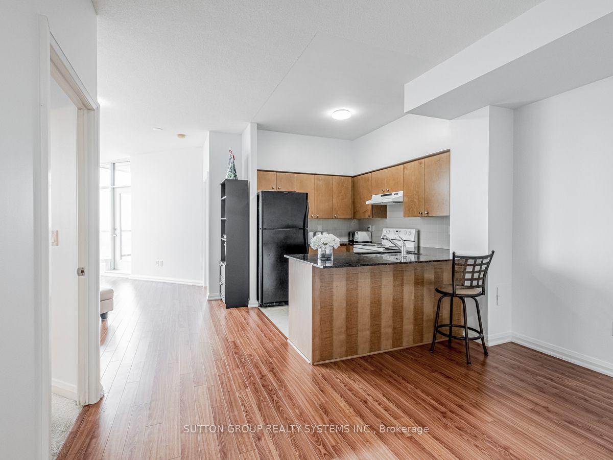 220 Forum Drive 913, Mississauga, ON L4Z 4K1 photo 5