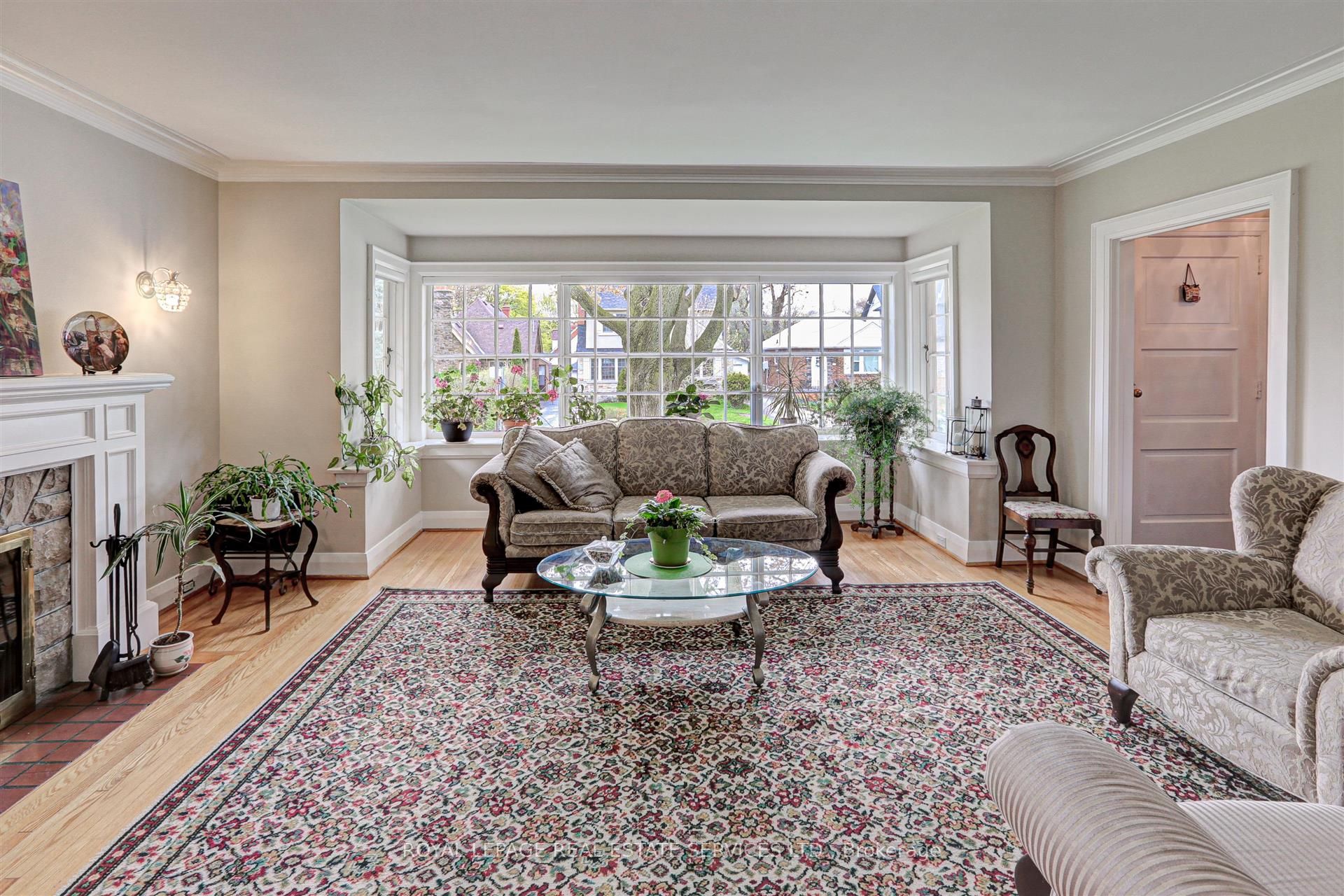 83 Brentwood Road S, Toronto, ON M8Z 3N4 photo 4