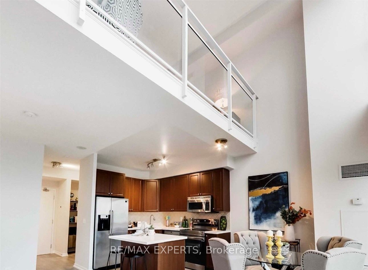 220 Burnhamthorpe Road W 722, Mississauga, ON L5B 4N4 photo 4