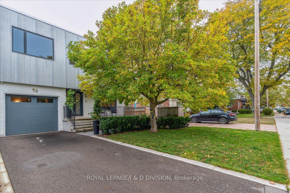 16 Forty First Street, Toronto, ON M8W 3N5
