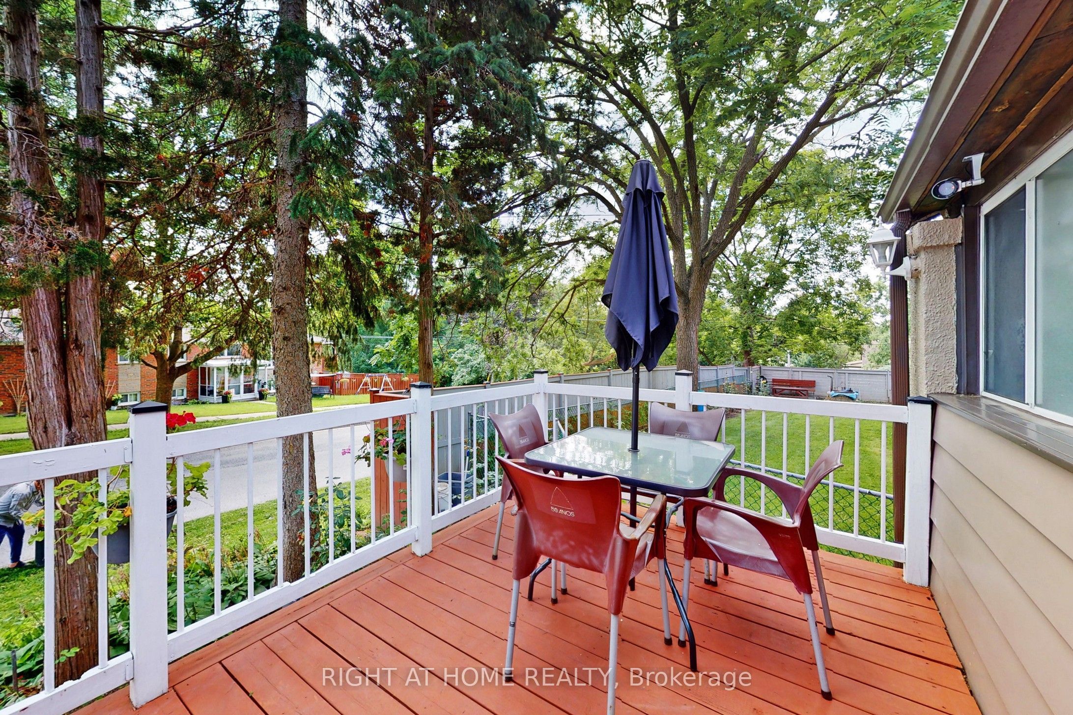 1 Edgebrook Drive, Toronto, ON M9V 1E1 photo 4