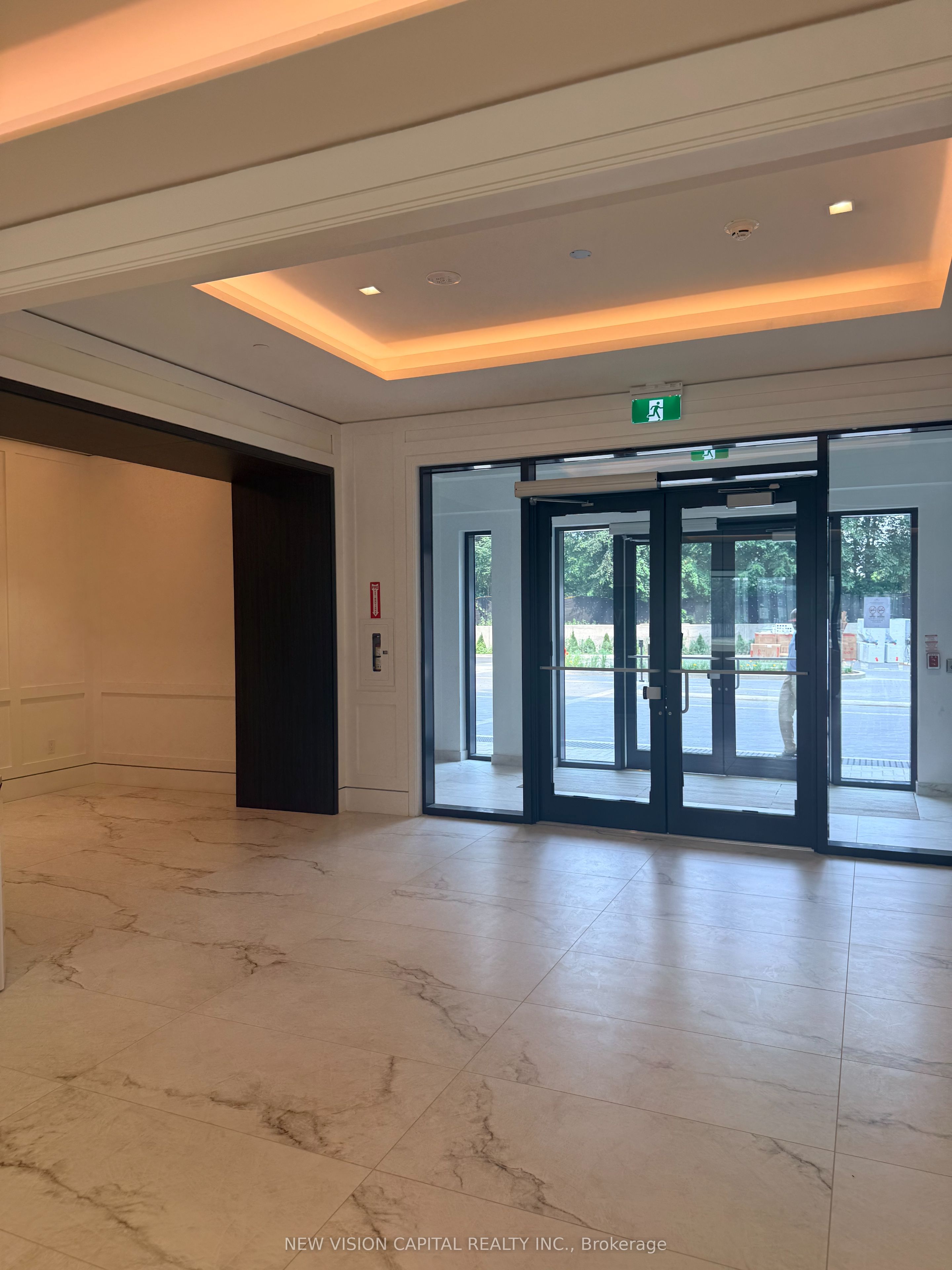 4010 Eglinton Avenue 1512, Toronto, ON M9A 0G5 photo 3