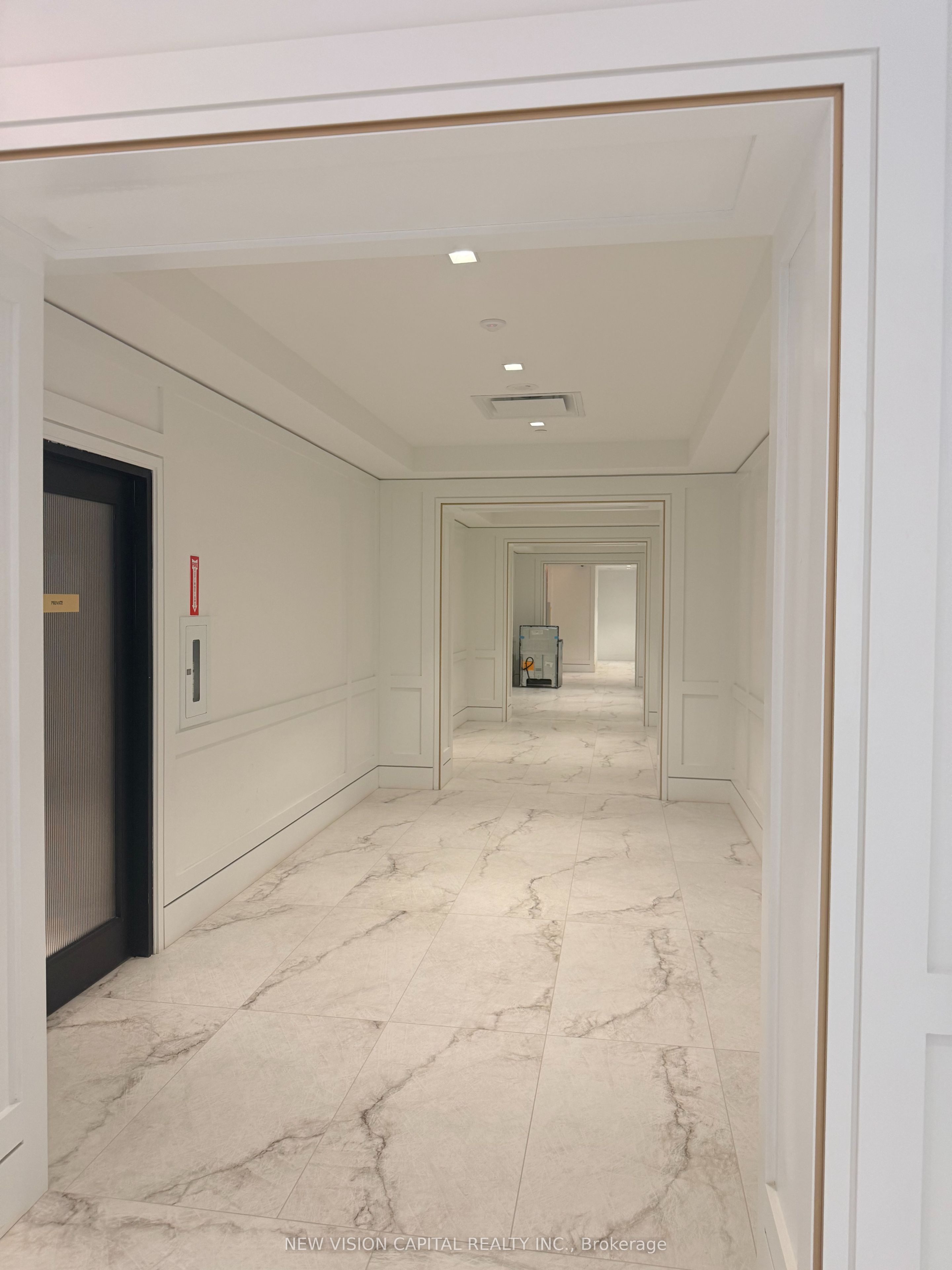 4010 Eglinton Avenue 1512, Toronto, ON M9A 0G5 photo 4