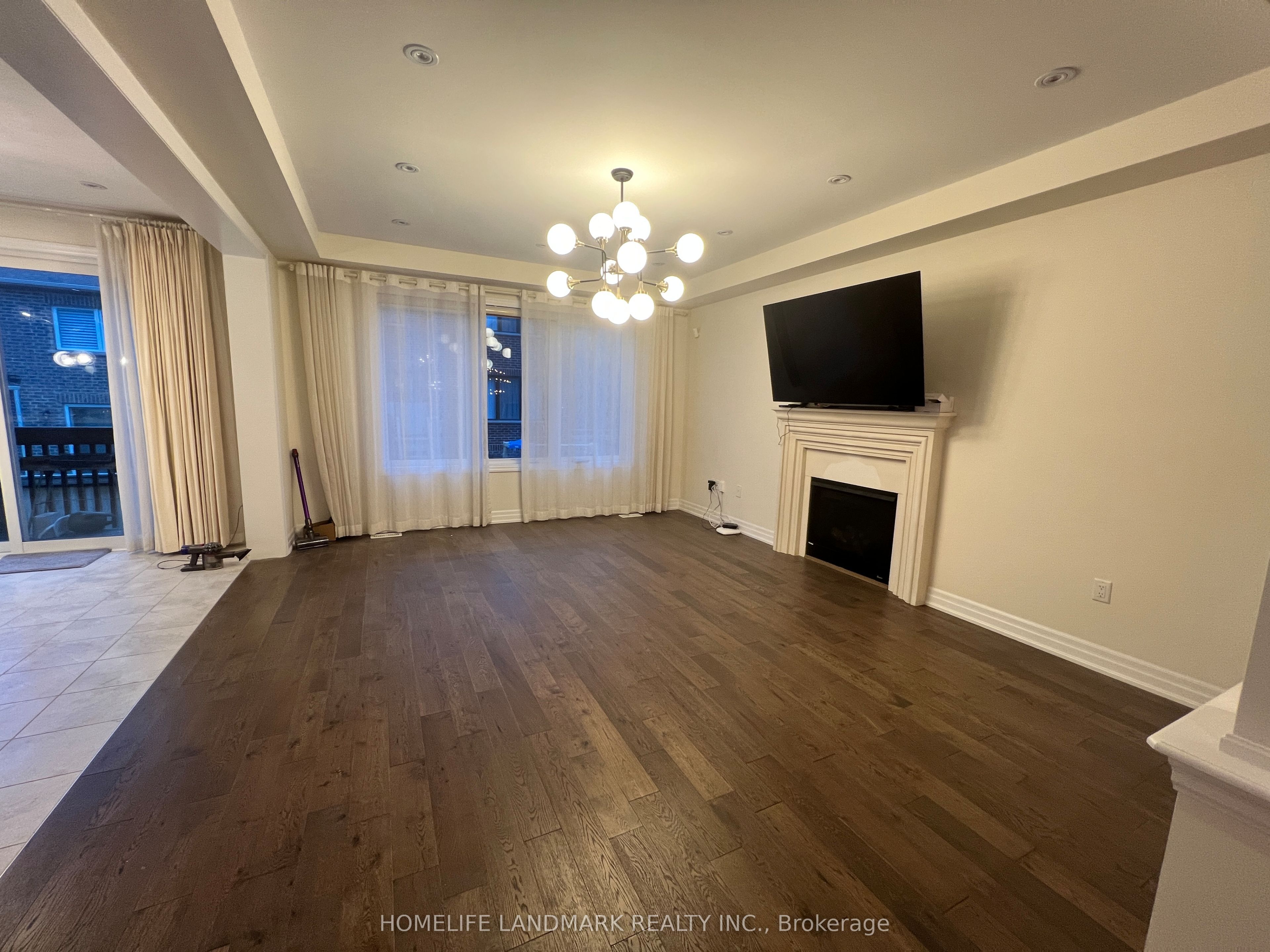 102 Fowley Drive, Oakville, ON L6H 0V3 photo 4