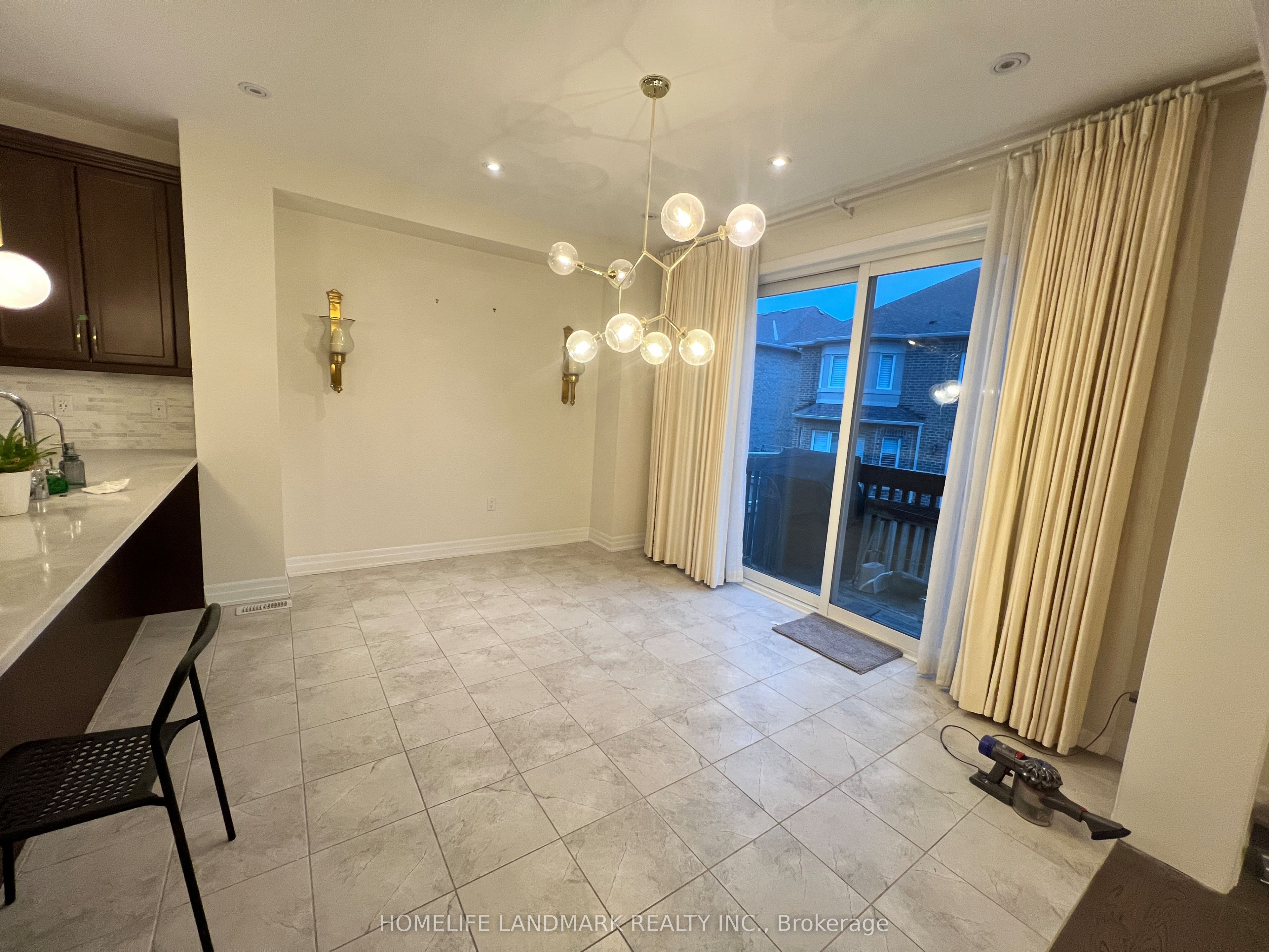 102 Fowley Drive, Oakville, ON L6H 0V3 photo 5