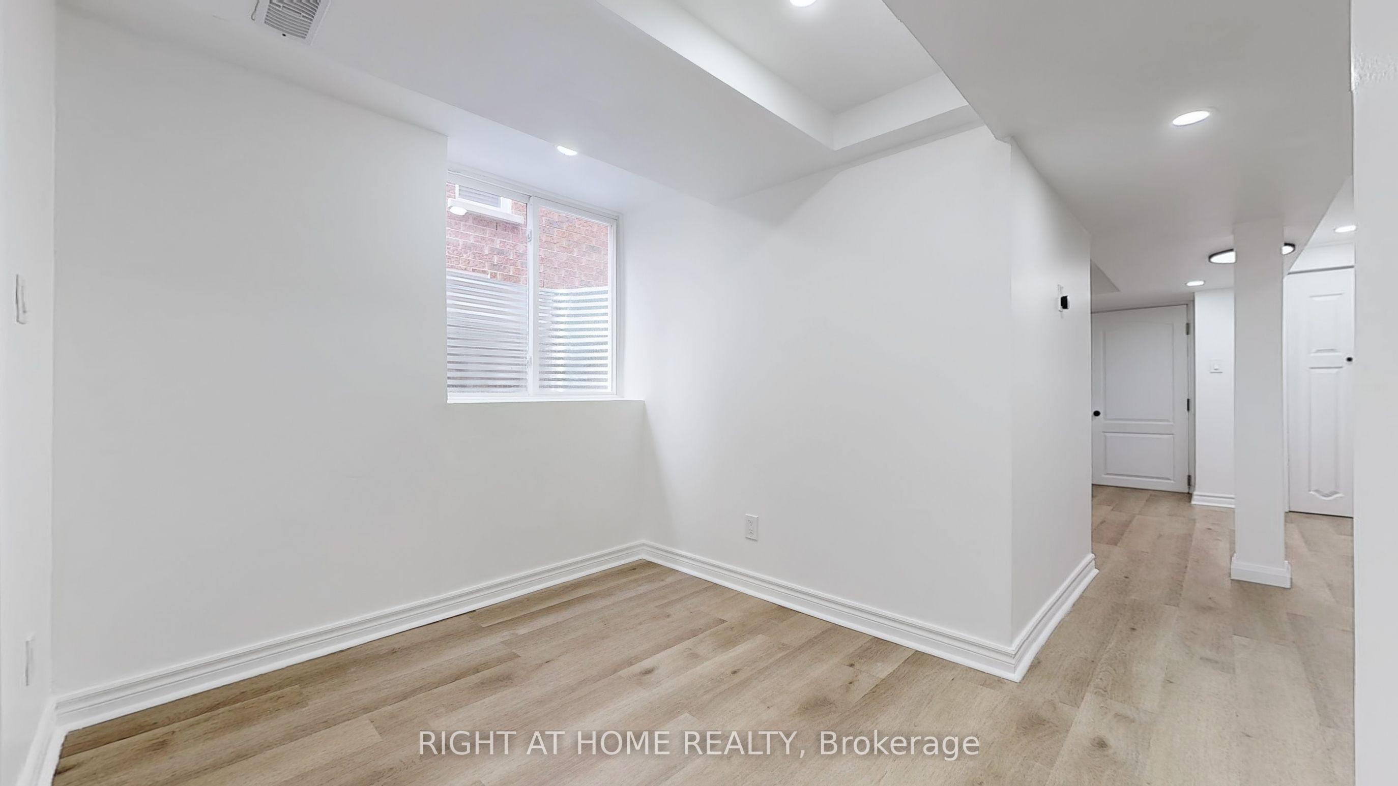 1121 Foxglove Place LOWER, Mississauga, ON L5V 2N4 photo 5