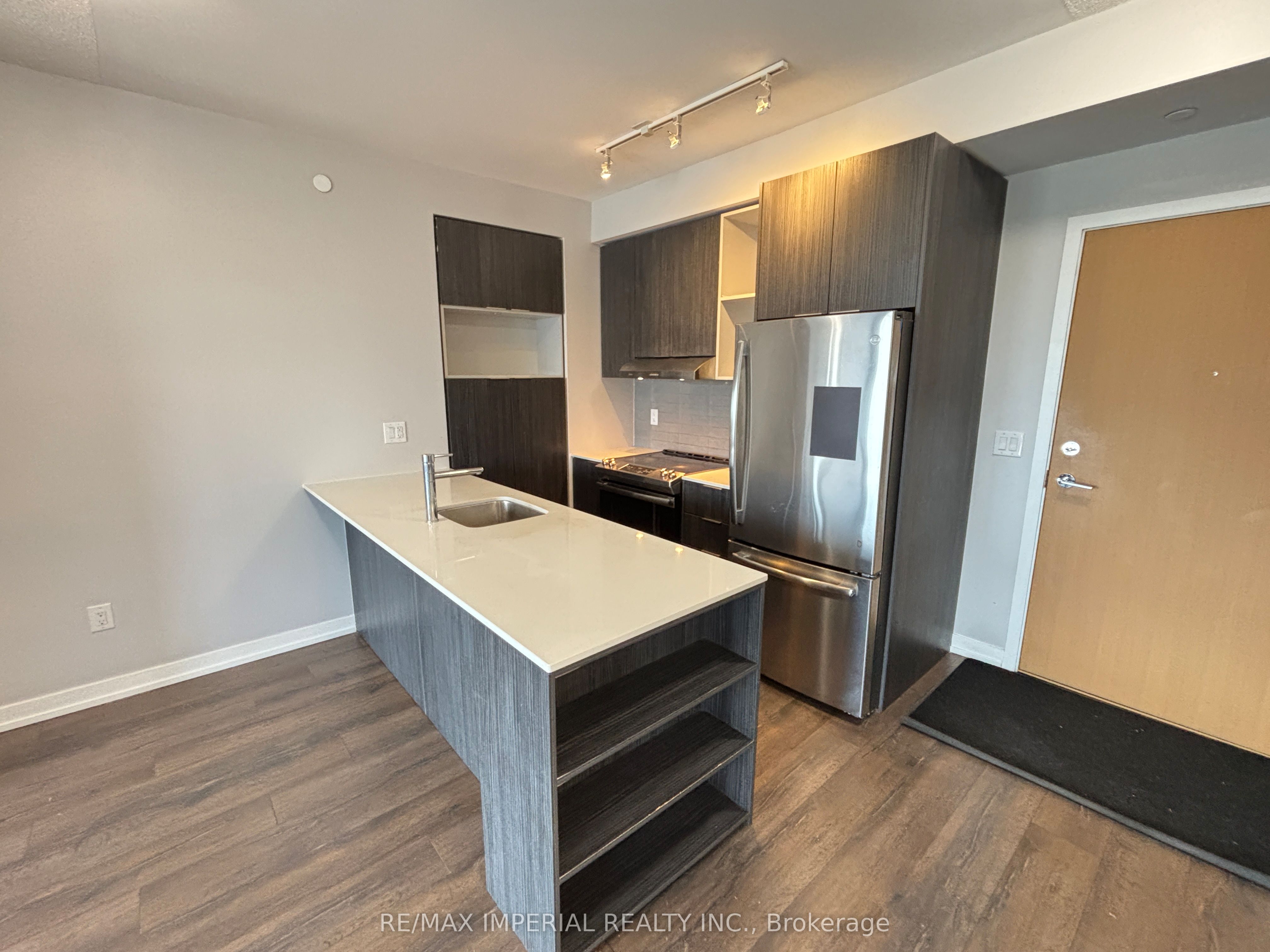 2520 eglinton Avenue W 1212, Mississauga, ON L5M 0Y4 photo 3