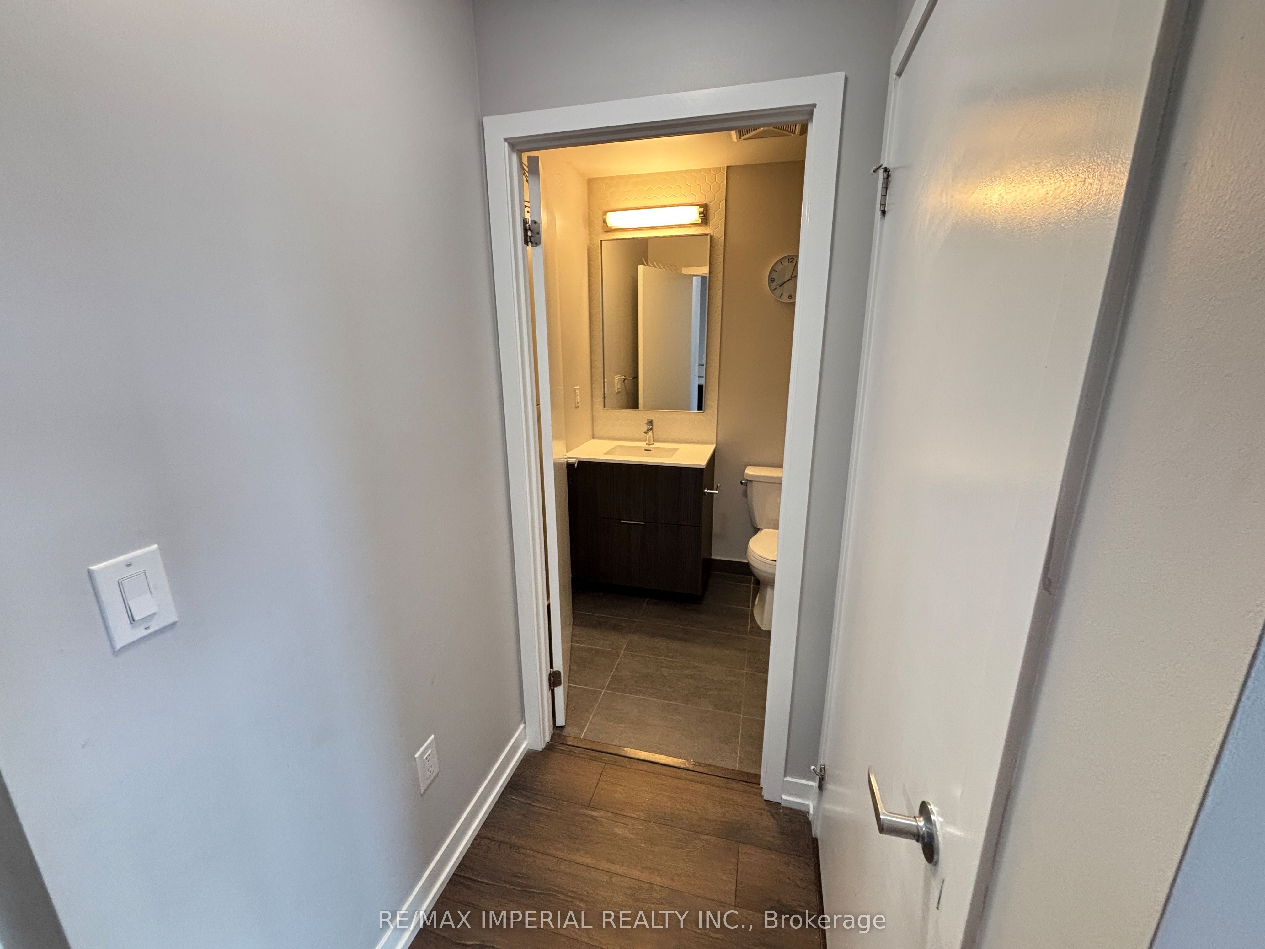 2520 eglinton Avenue W 1212, Mississauga, ON L5M 0Y4 photo 5