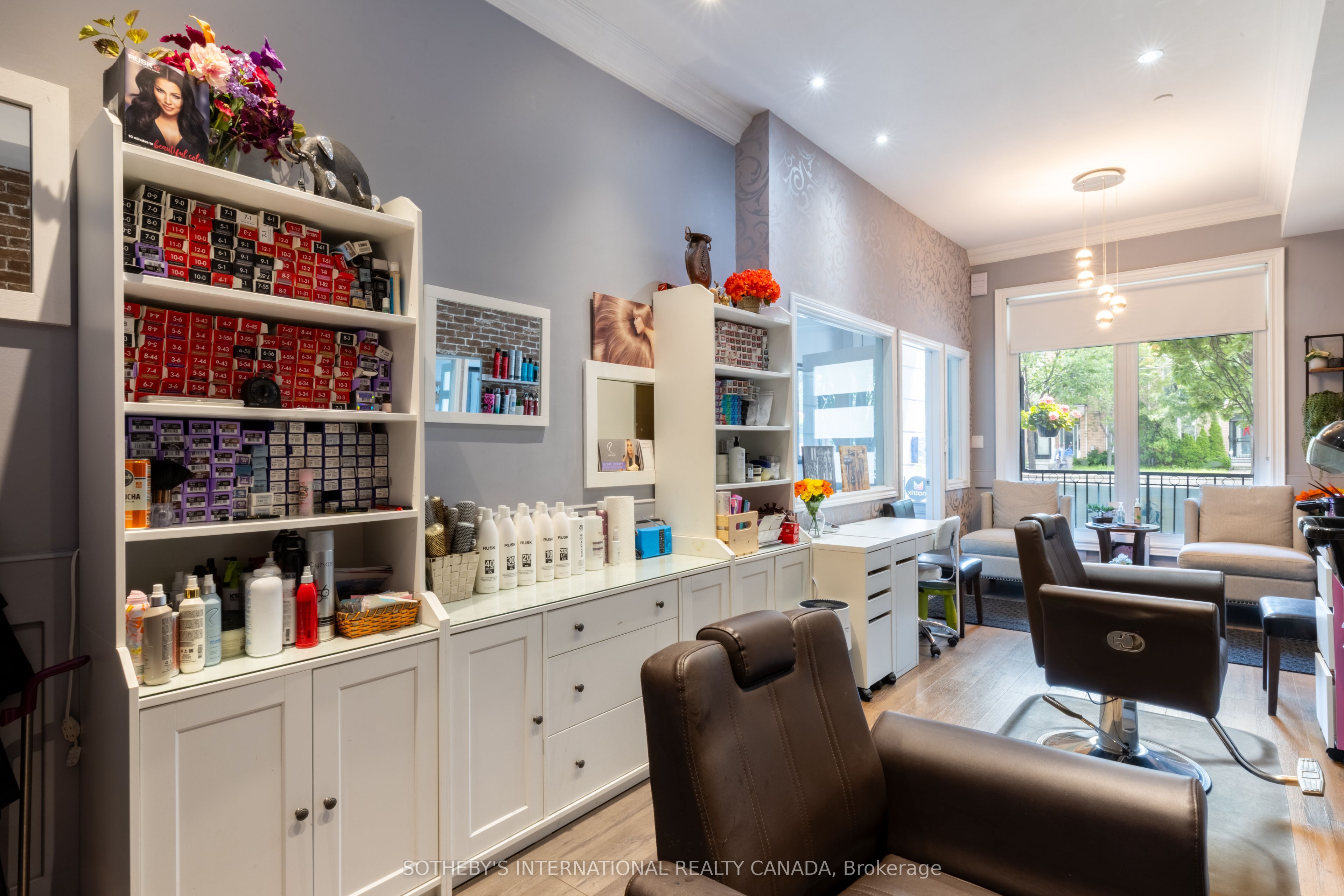 960A The Queensway, Toronto, ON M8Z 1P5 photo 4