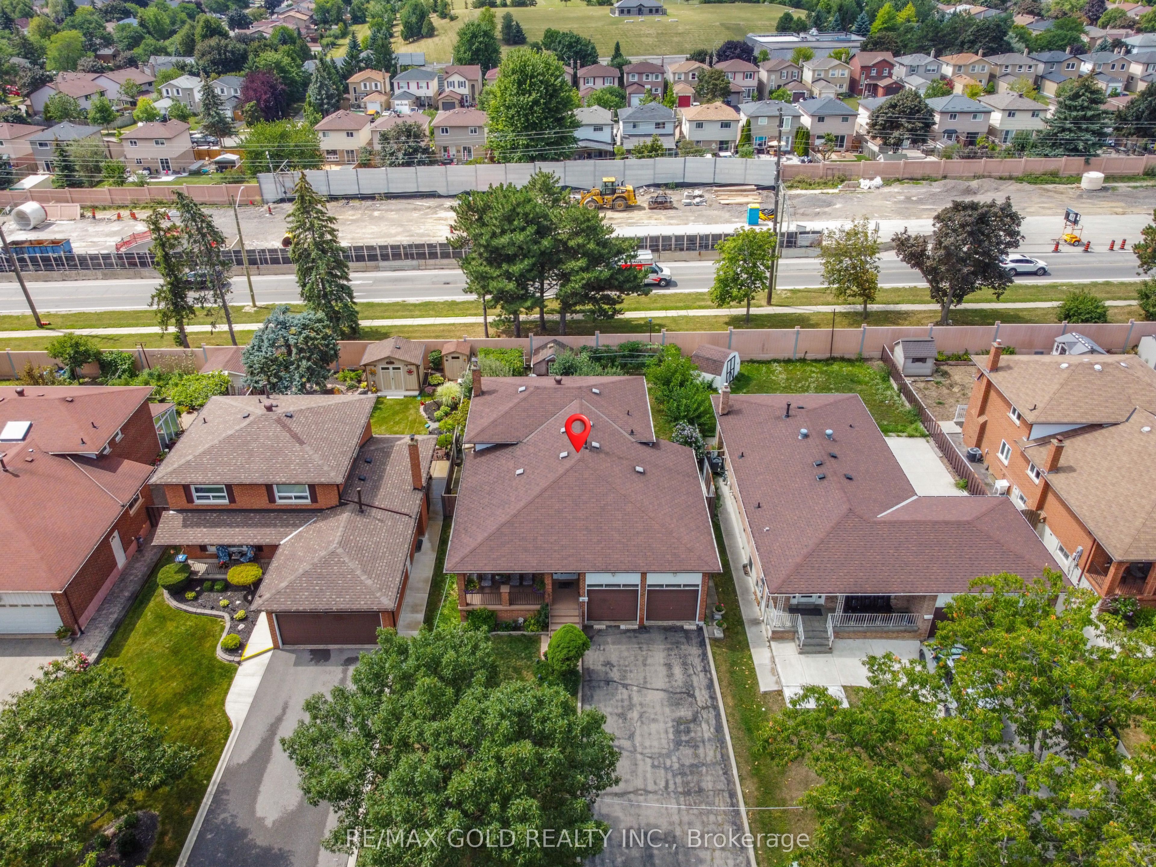 70 Malcolm Crescent, Brampton, ON L6S 3C8 photo 2