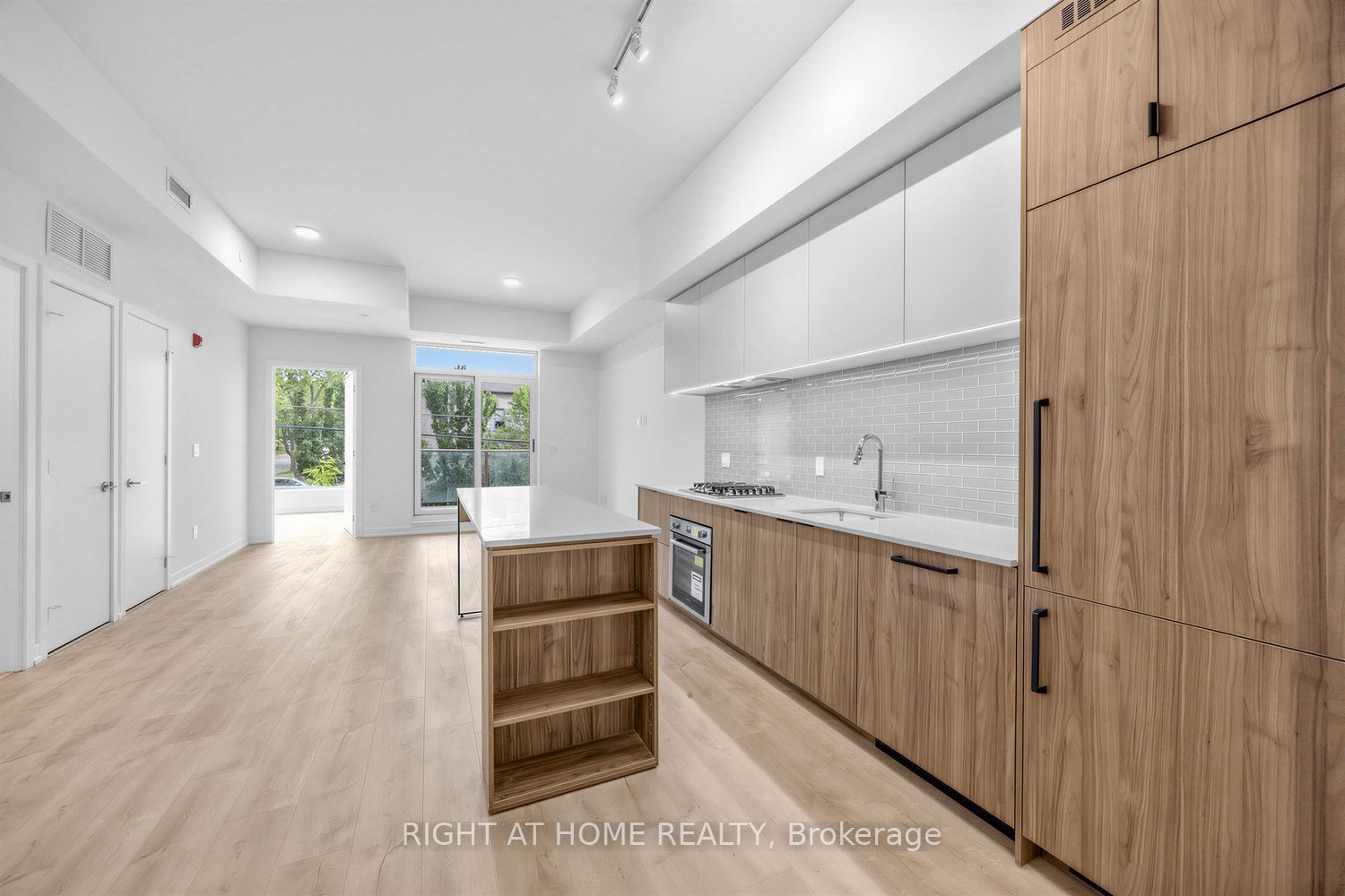 722 Marlee Avenue 207, Toronto, ON M6B 3J7 photo 3