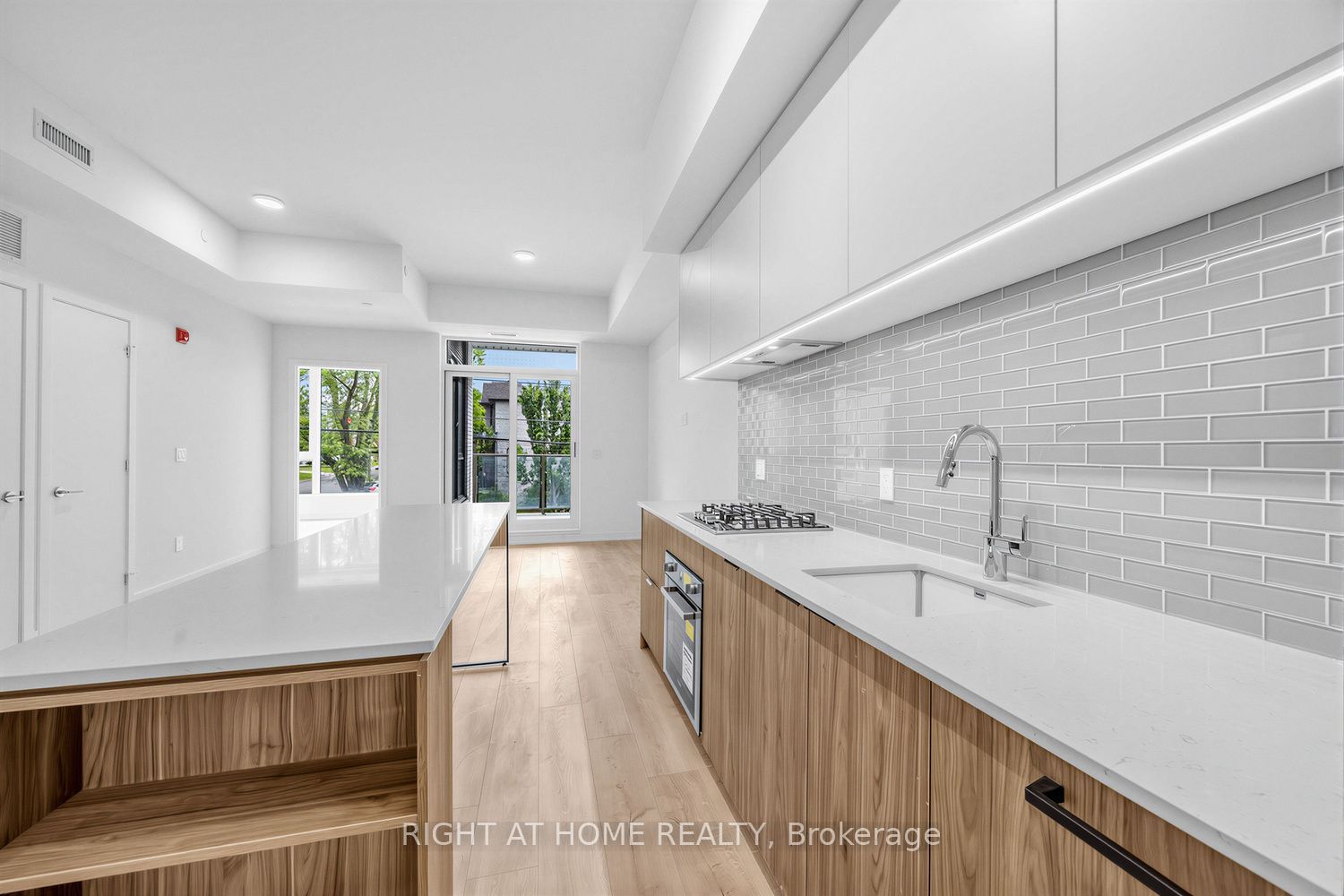 722 Marlee Avenue 207, Toronto, ON M6B 3J7 photo 4