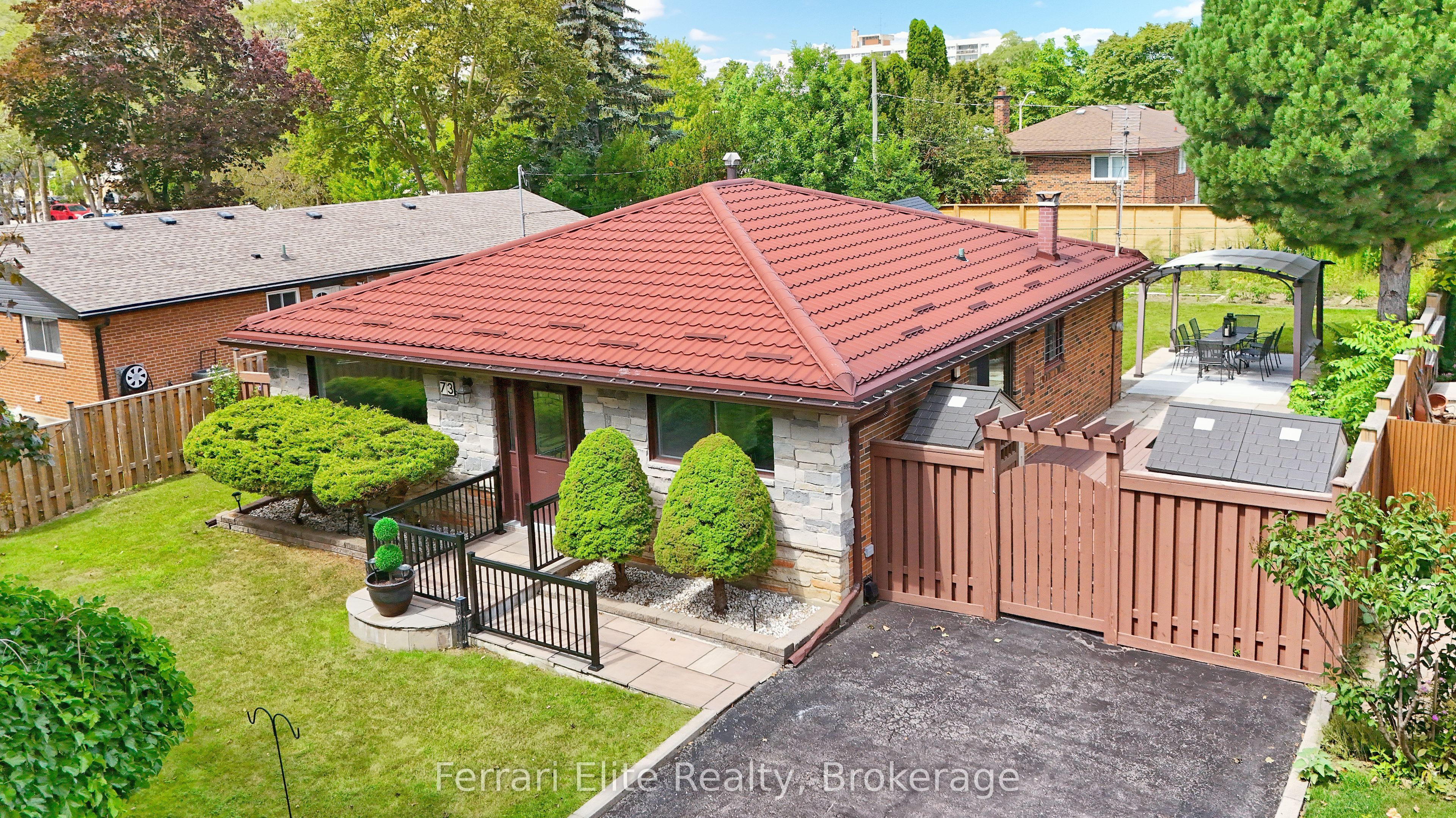73 Farley Crescent, Toronto, ON M9R 2A5