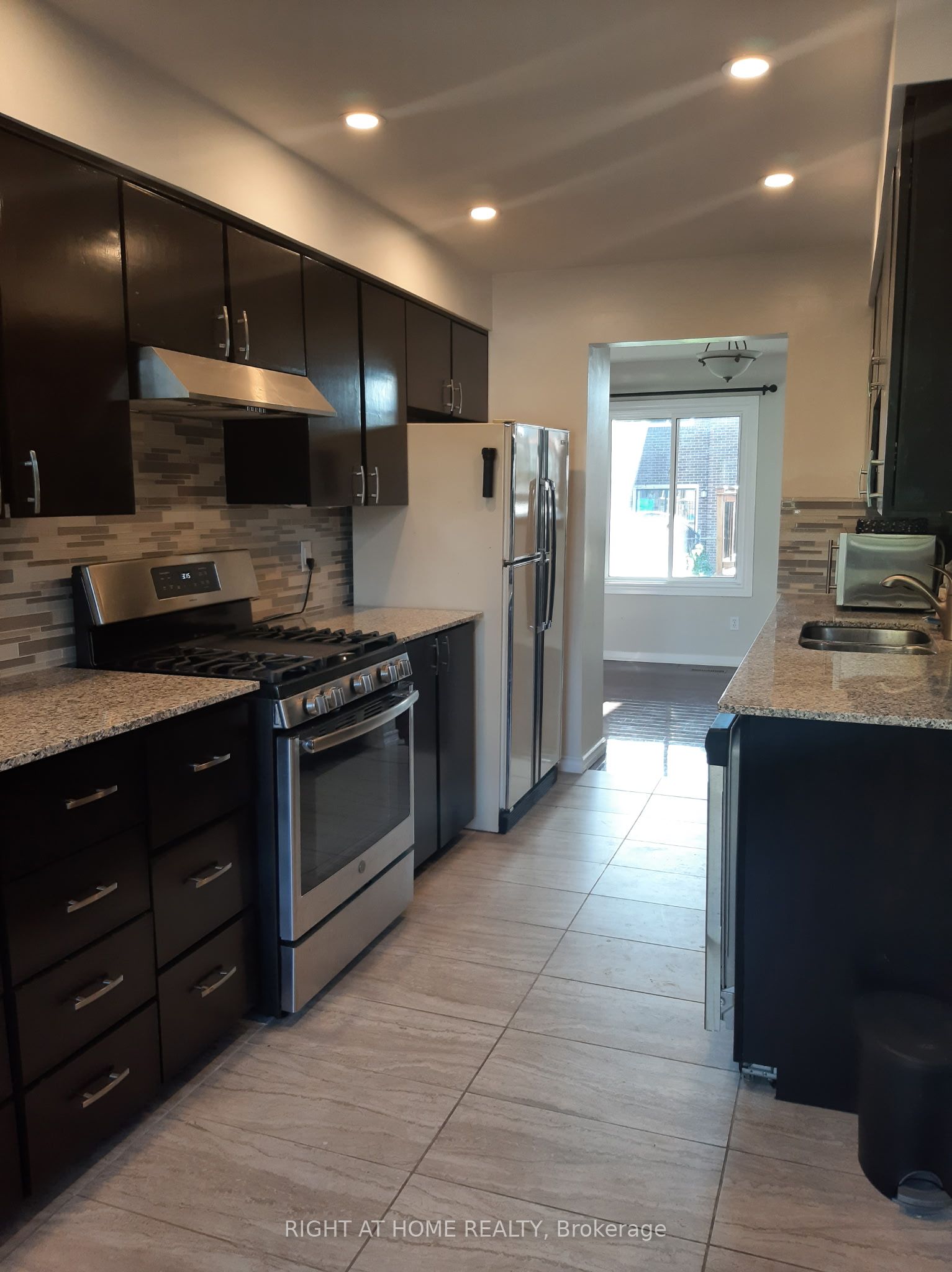 39 Hockley Path, Brampton, ON L6V 3R2 photo 4
