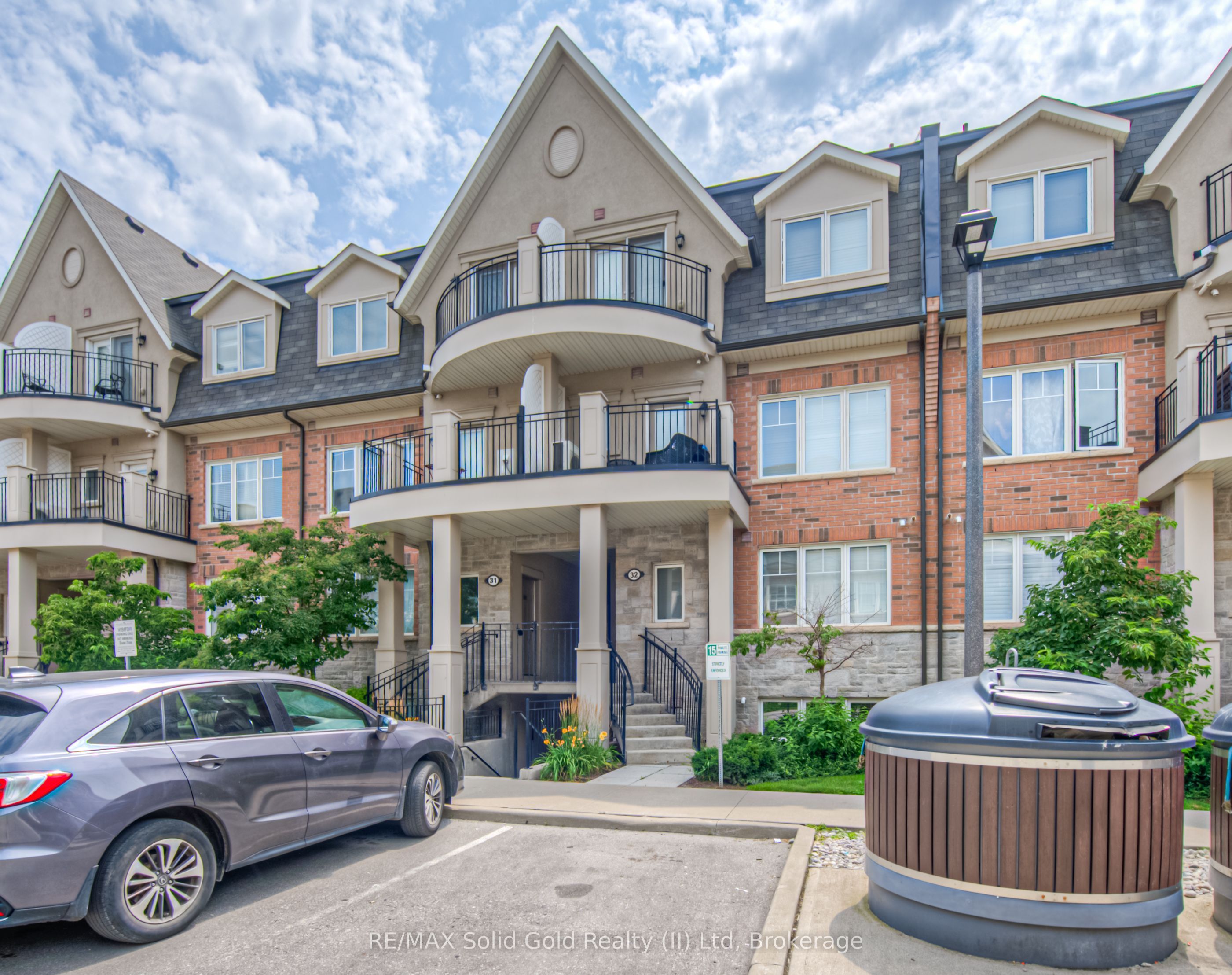 2420 BARONWOOD Drive Unit #32-01, Oakville, ON L6M 0X6
