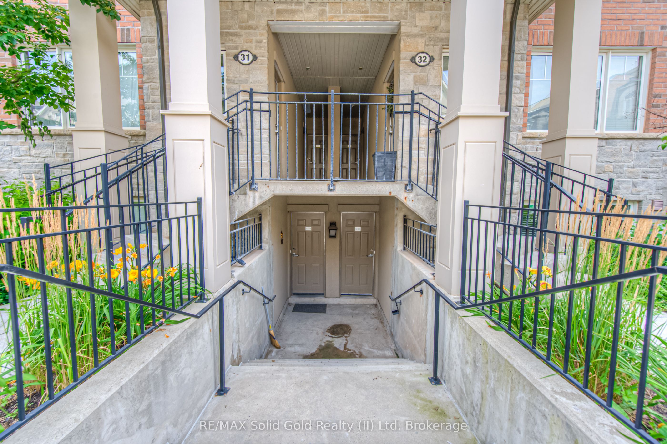 2420 BARONWOOD Drive Unit #32-01, Oakville, ON L6M 0X6 photo 4
