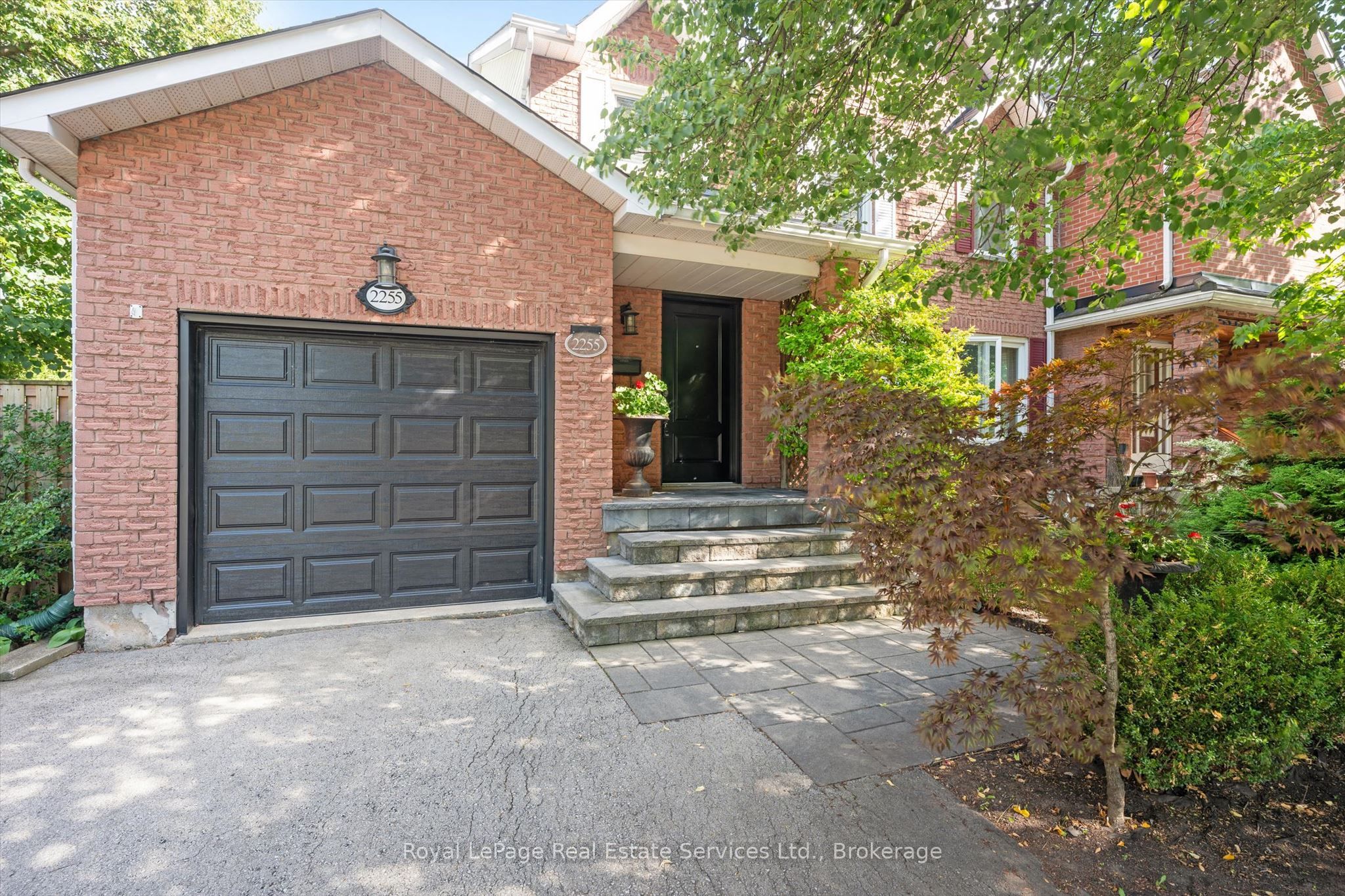 2255 MacLennan Drive, Oakville, ON L6H 5K4 photo 3