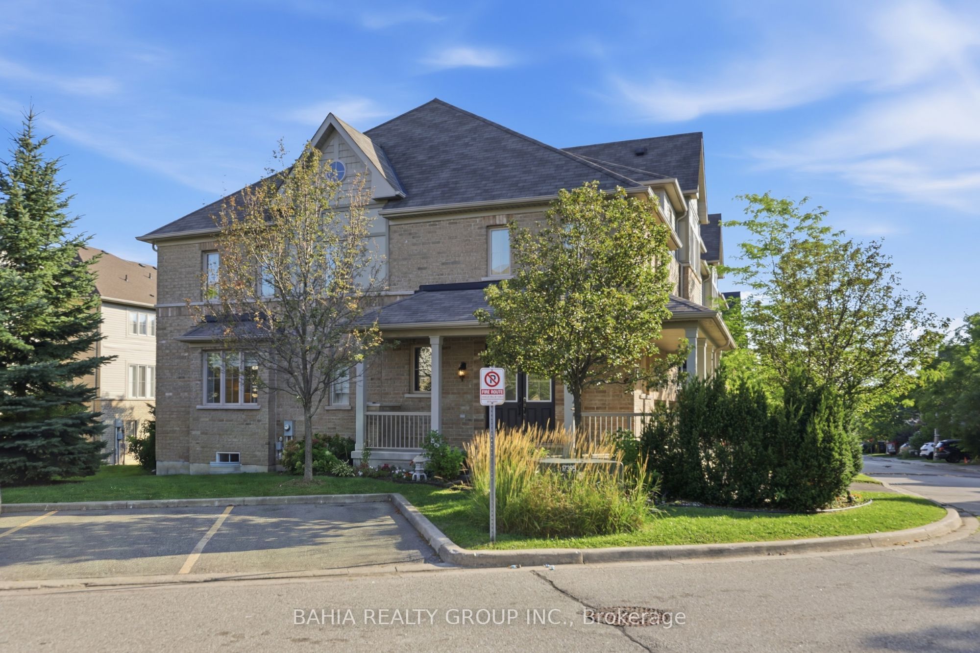 55 CEDAR LAKE Crescent E, Brampton, ON L6Y 0P9