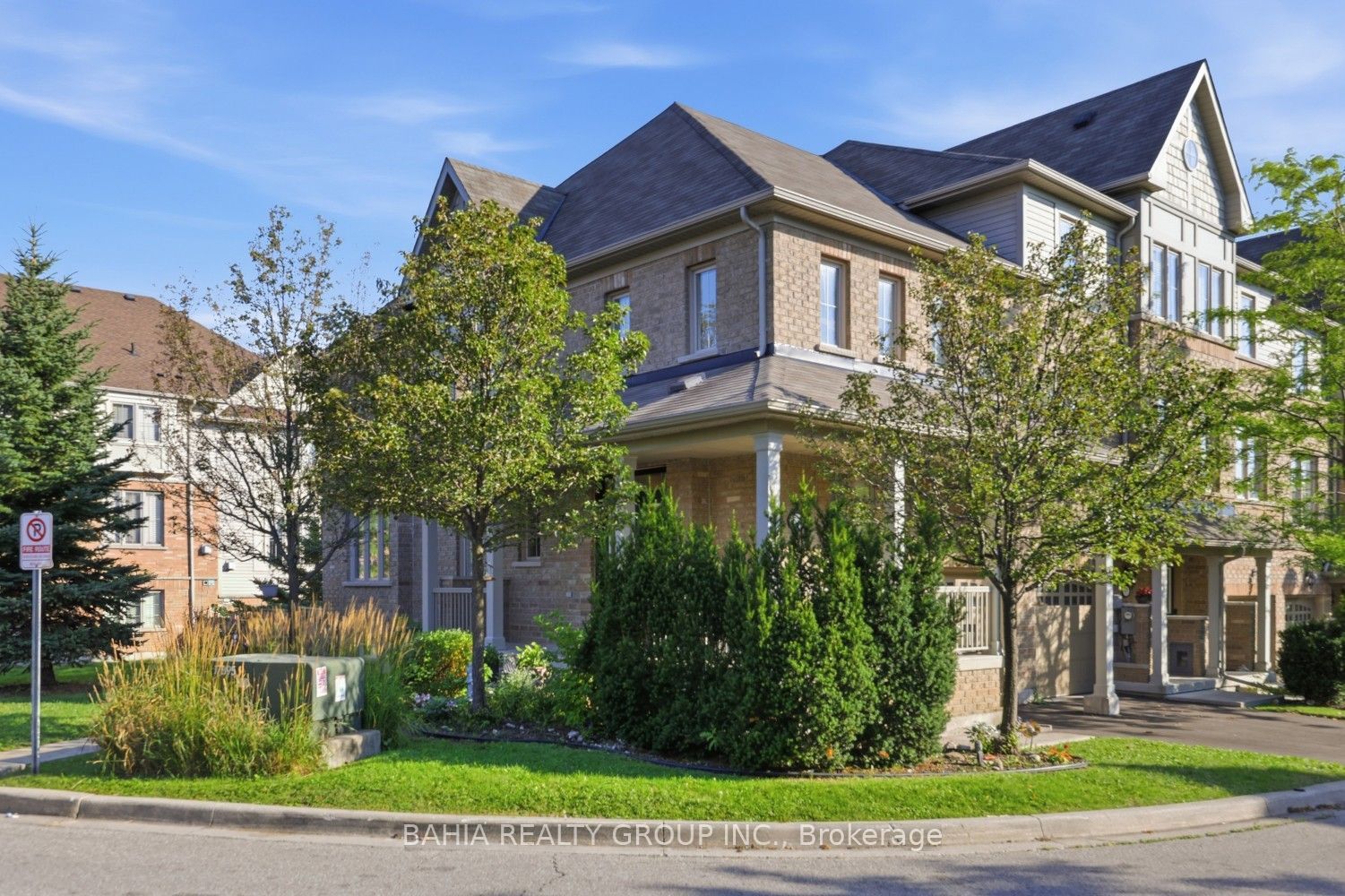 55 CEDAR LAKE Crescent E, Brampton, ON L6Y 0P9 photo 2