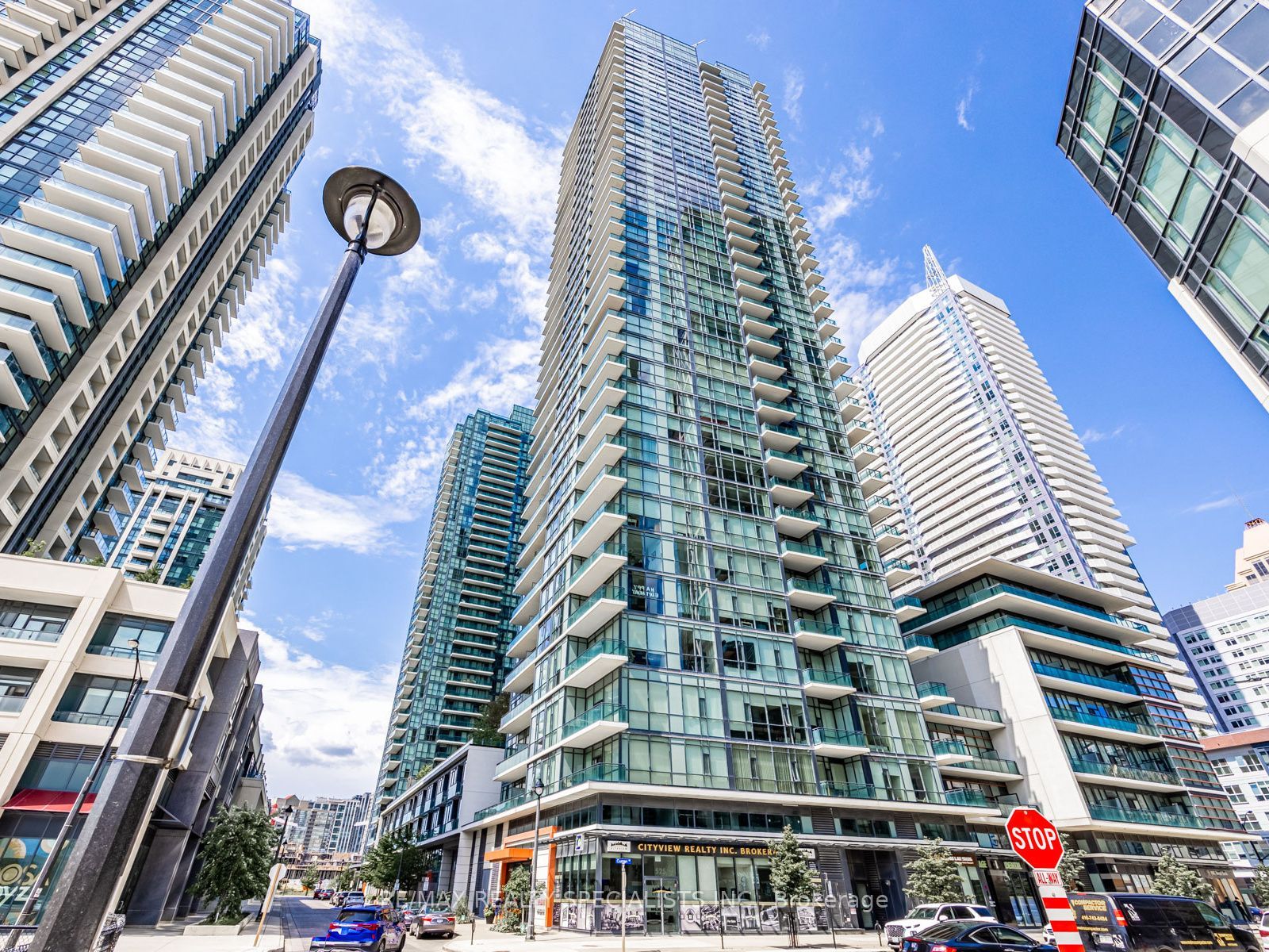 4065 Brickstone Mews 1401, Mississauga, ON L5B 0G3