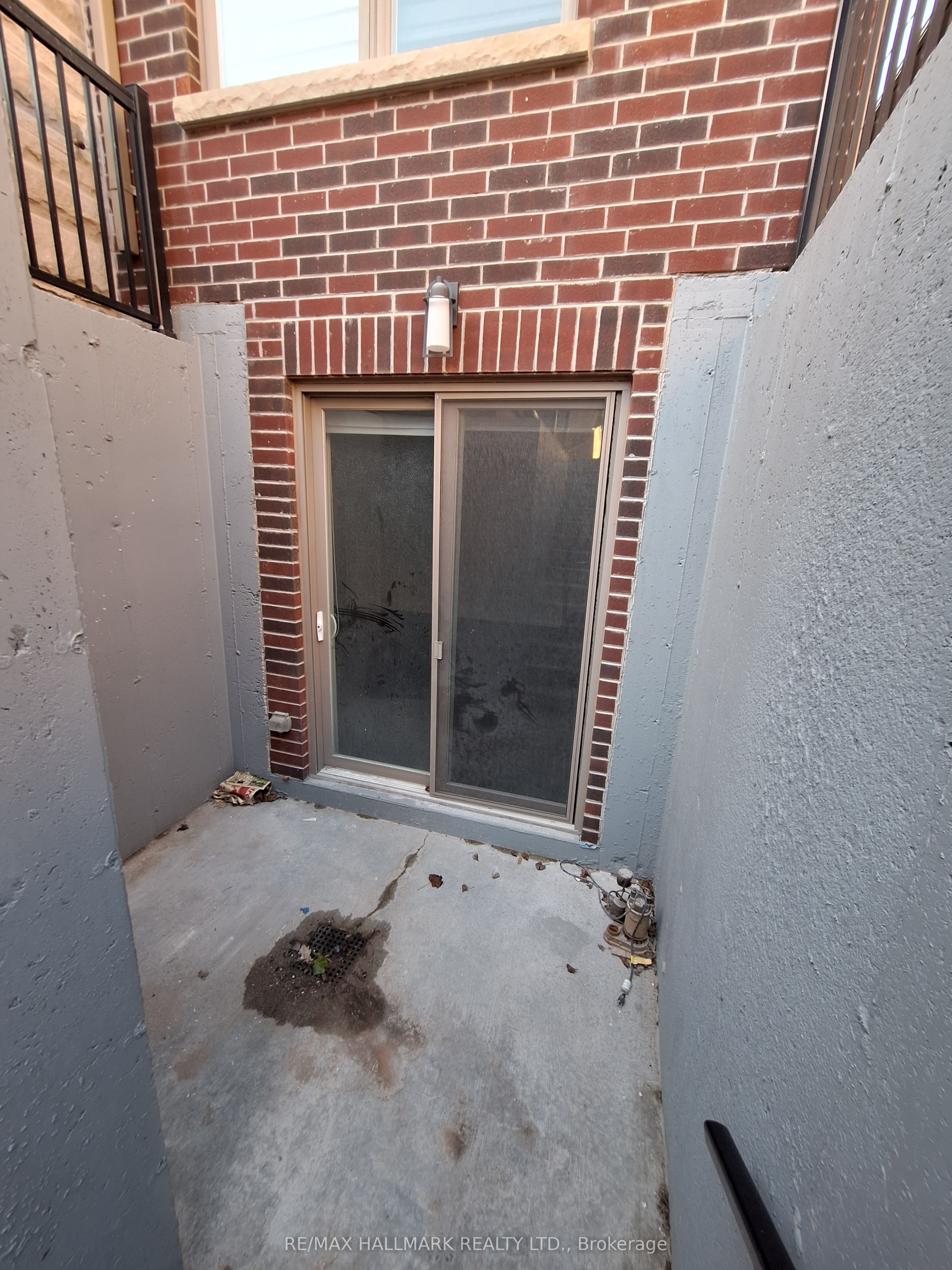 38 Harrison Avenue LOWER, Mississauga, ON L5H 2N9 photo 5