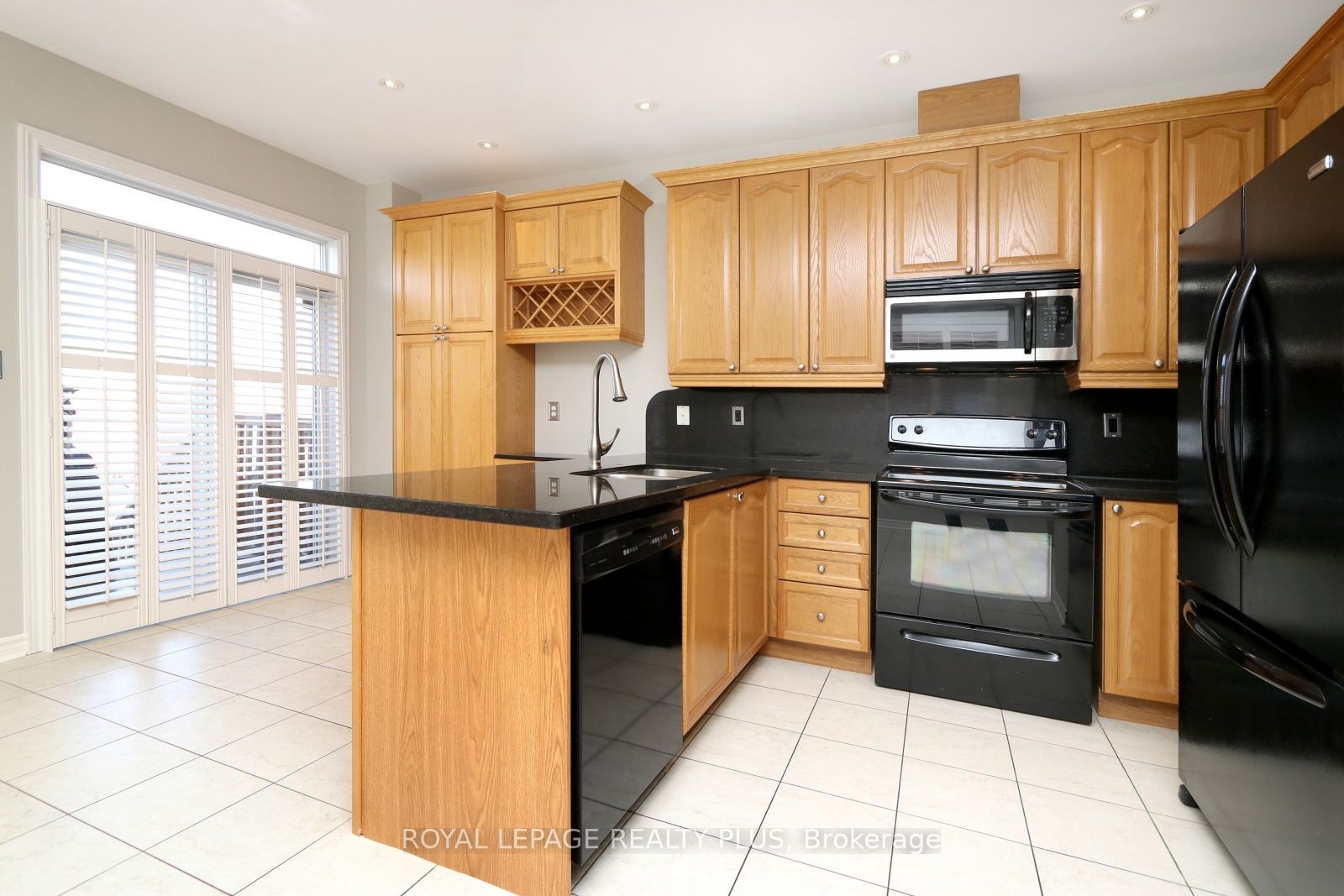 3656 Twinmaple Drive, Mississauga, ON L4Y 3R1 photo 4