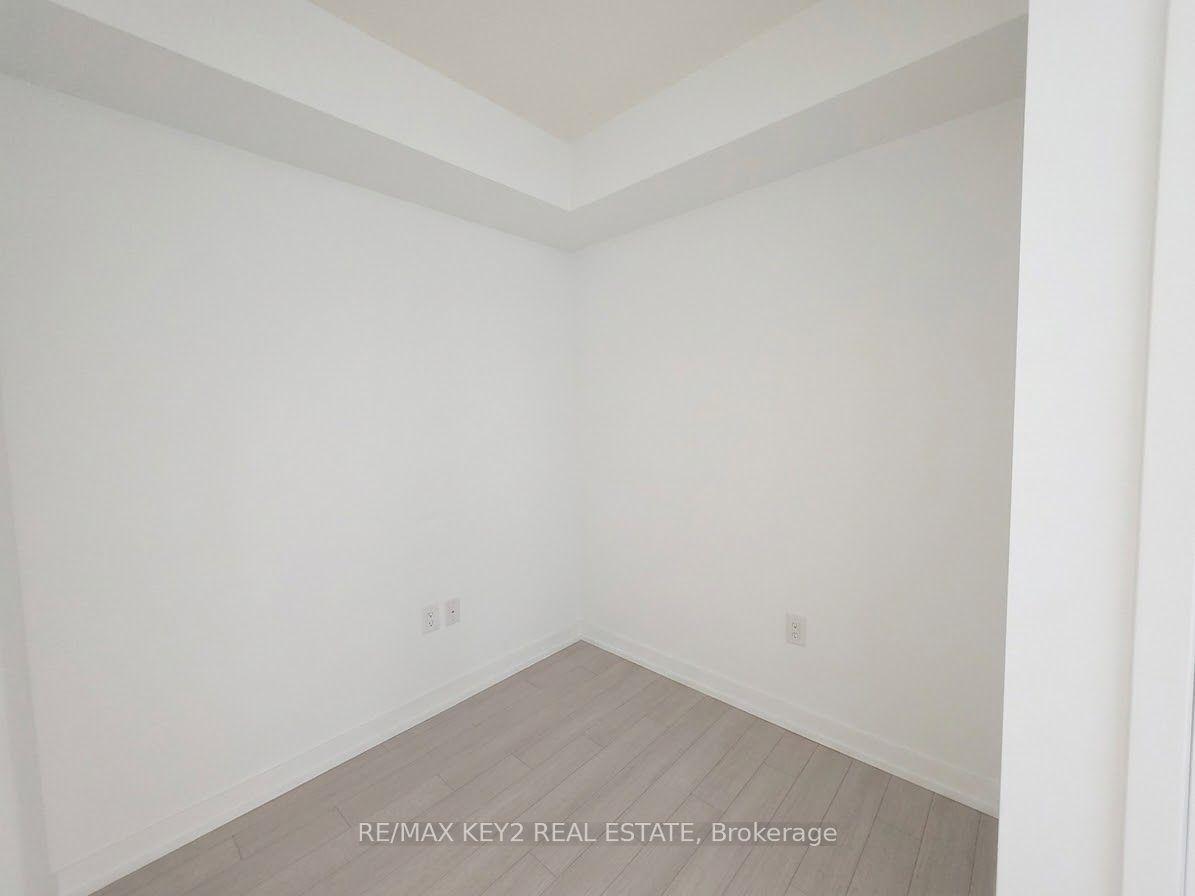 4010 Eglinton Avenue W 1507, Toronto, ON M9A 0G5 photo 5