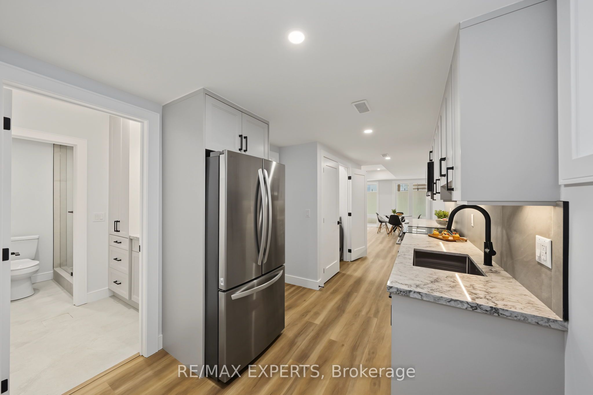 1062 Alexandra Avenue BSMT, Mississauga, ON L5E 1Z8 photo 3