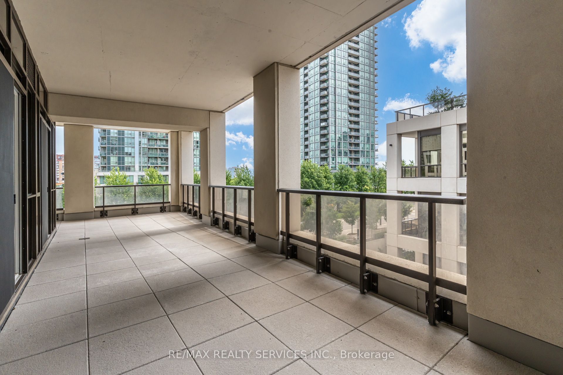 30 Elm Drive W 308, Mississauga, ON L5B 0N6 photo 4