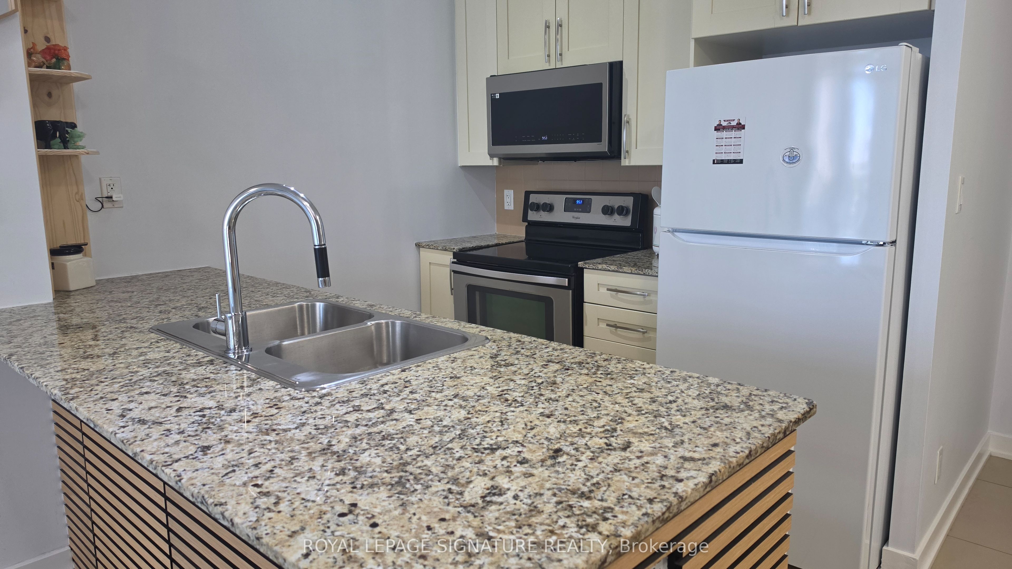 4065 Brickstone Mews 1107, Mississauga, ON L5B 0G3 photo 5