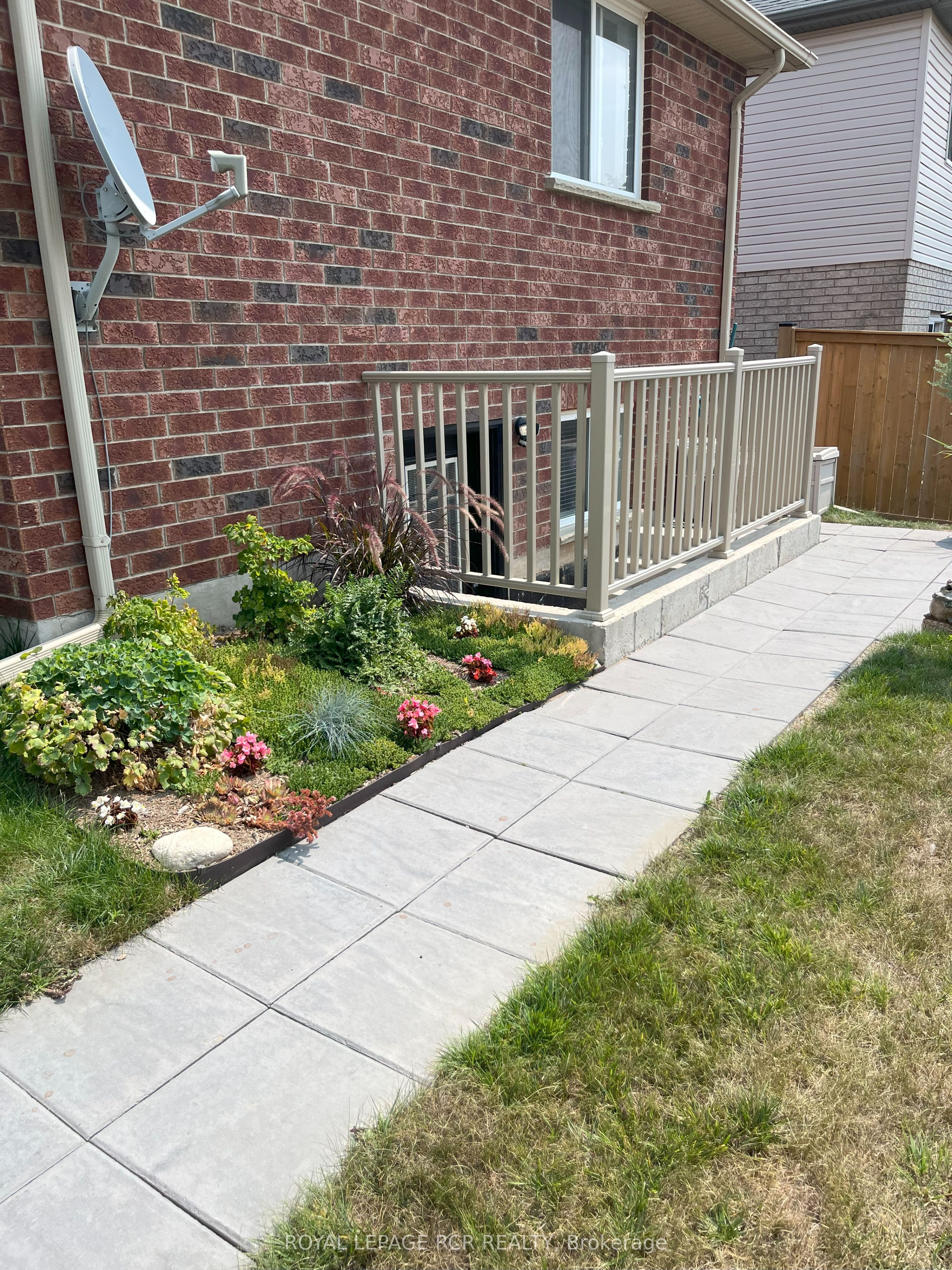 77 Biscayne Crescent Lower Level, Orangeville, ON L9W 5E1