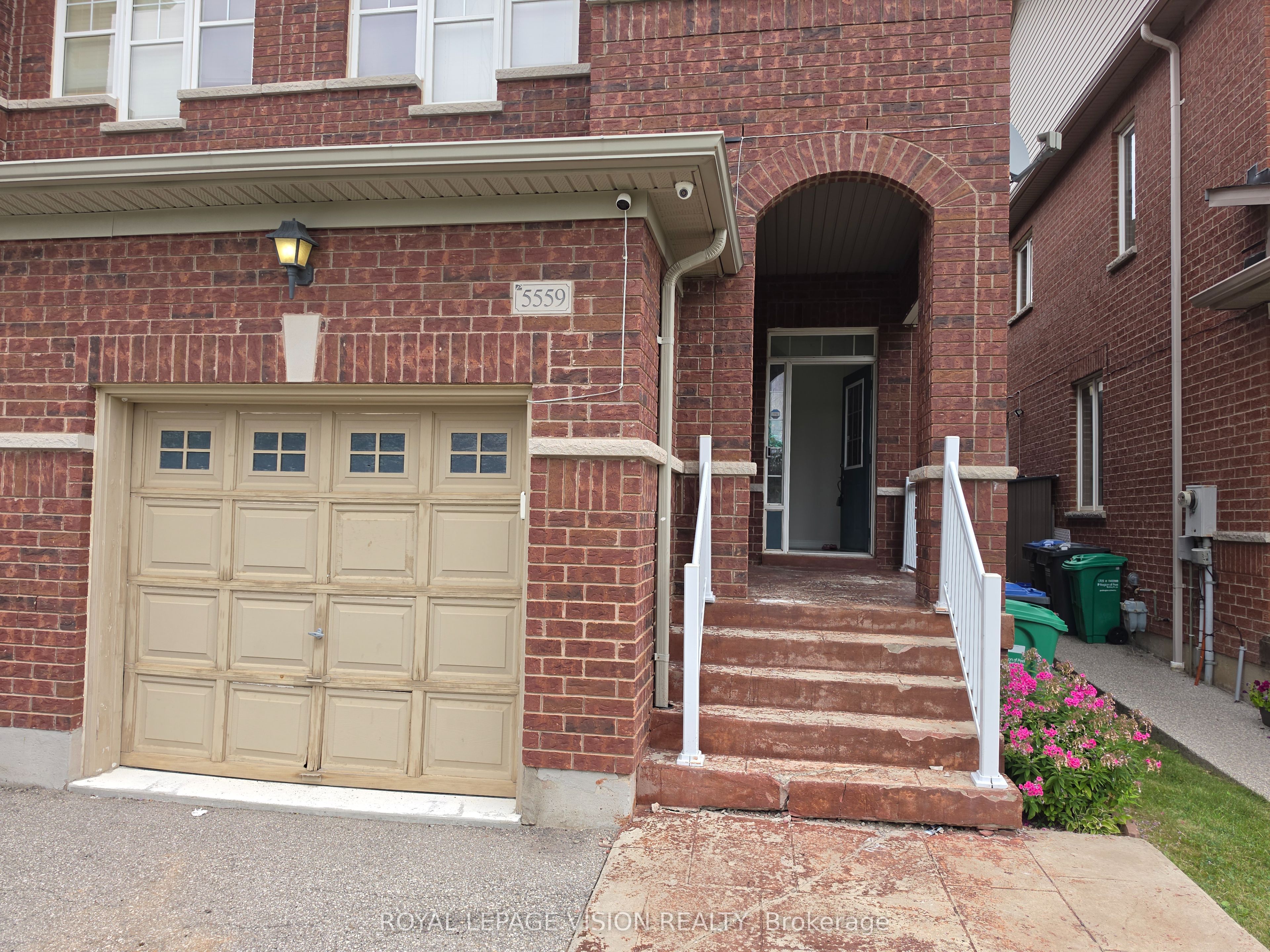 5559 Bonnie Street, Mississauga, ON L5M 0N7 photo 3