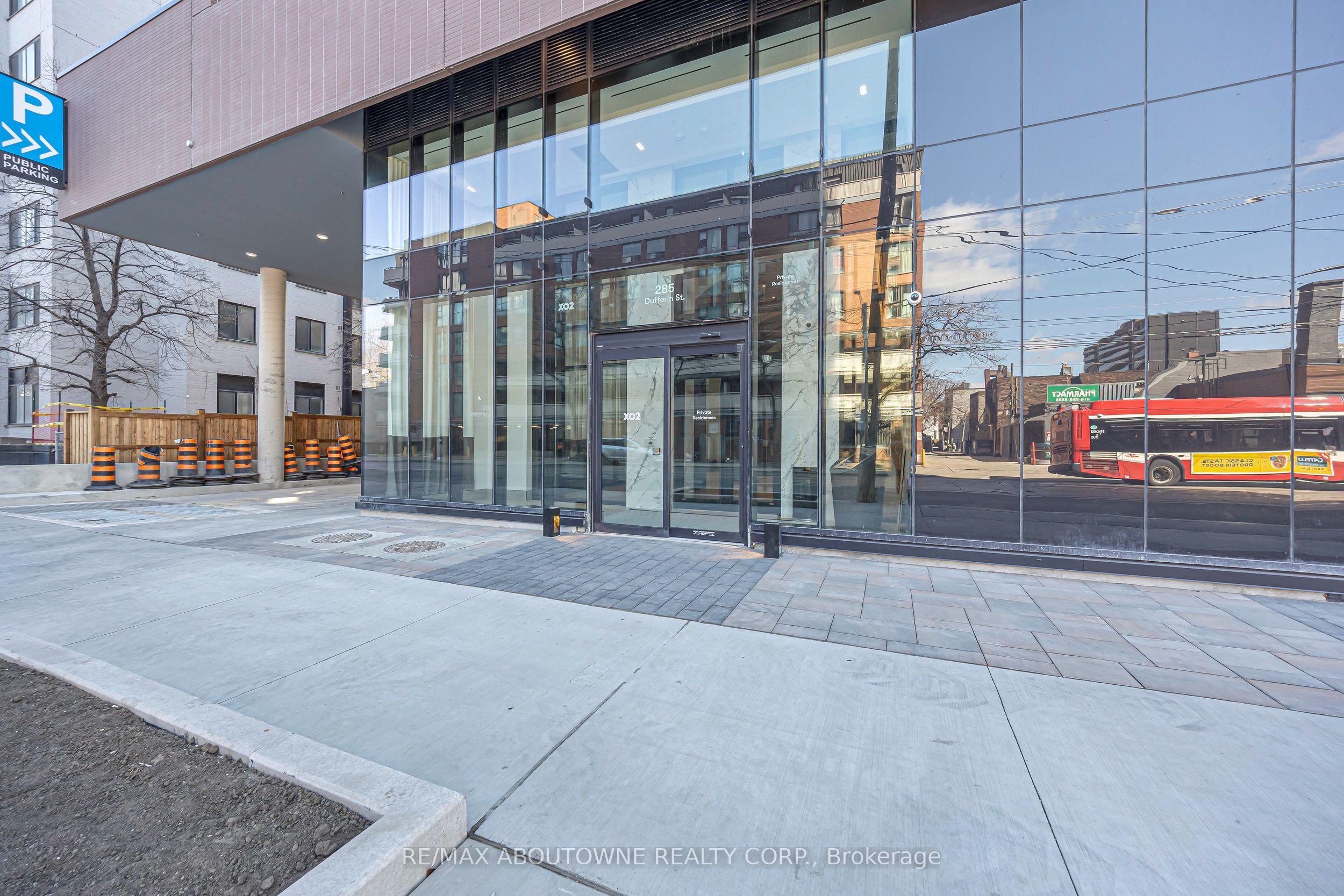 285 Dufferin Street W 425, Toronto, ON M6K 1E6 photo 3