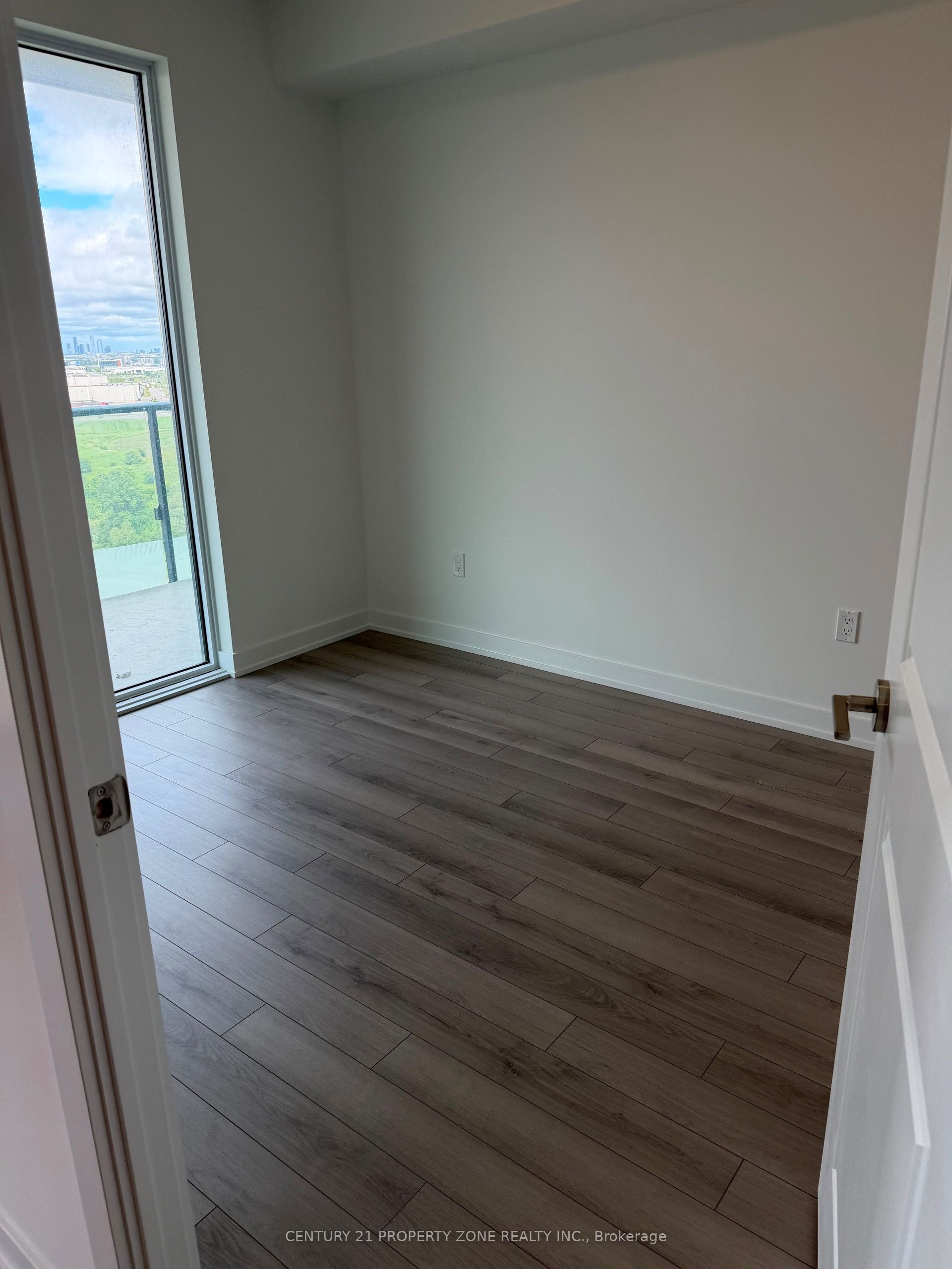 15 Skyridge Drive 1211, Brampton, ON L6P 4S3 photo 5