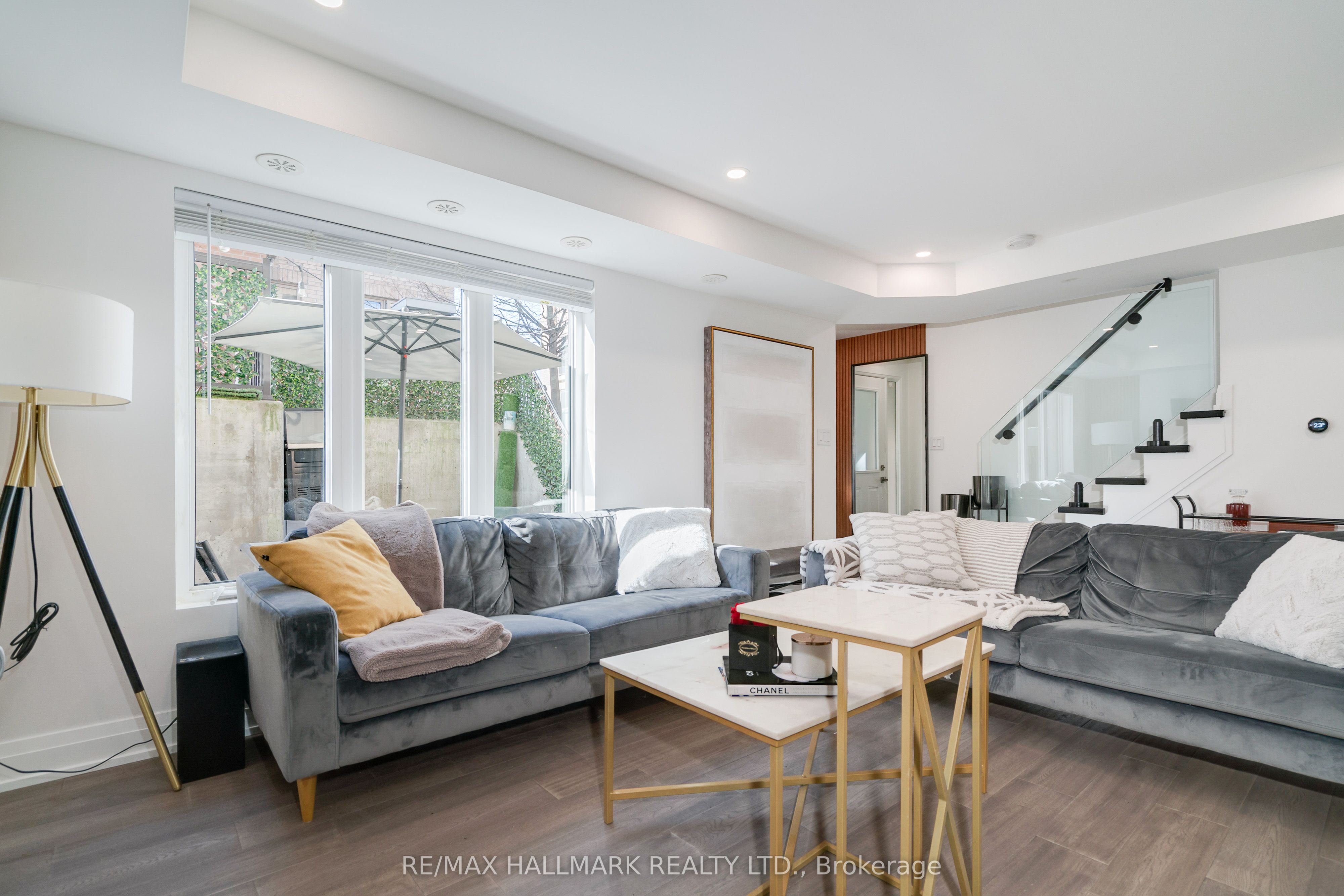11 Foundry Avenue 129, Toronto, ON M6H 0B7