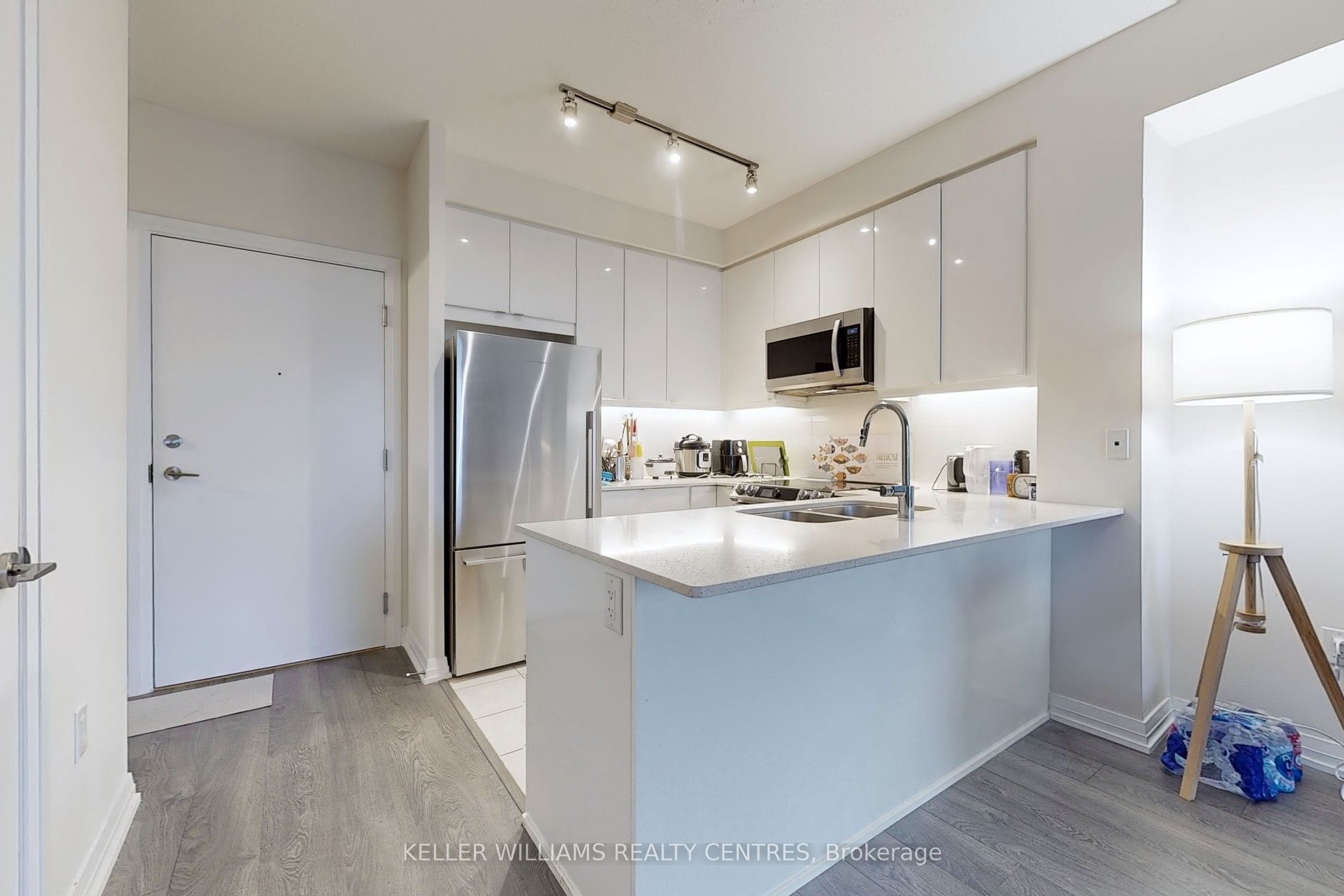 50 Thomas Riley Road 518, Toronto, ON M9B 0C5 photo 3
