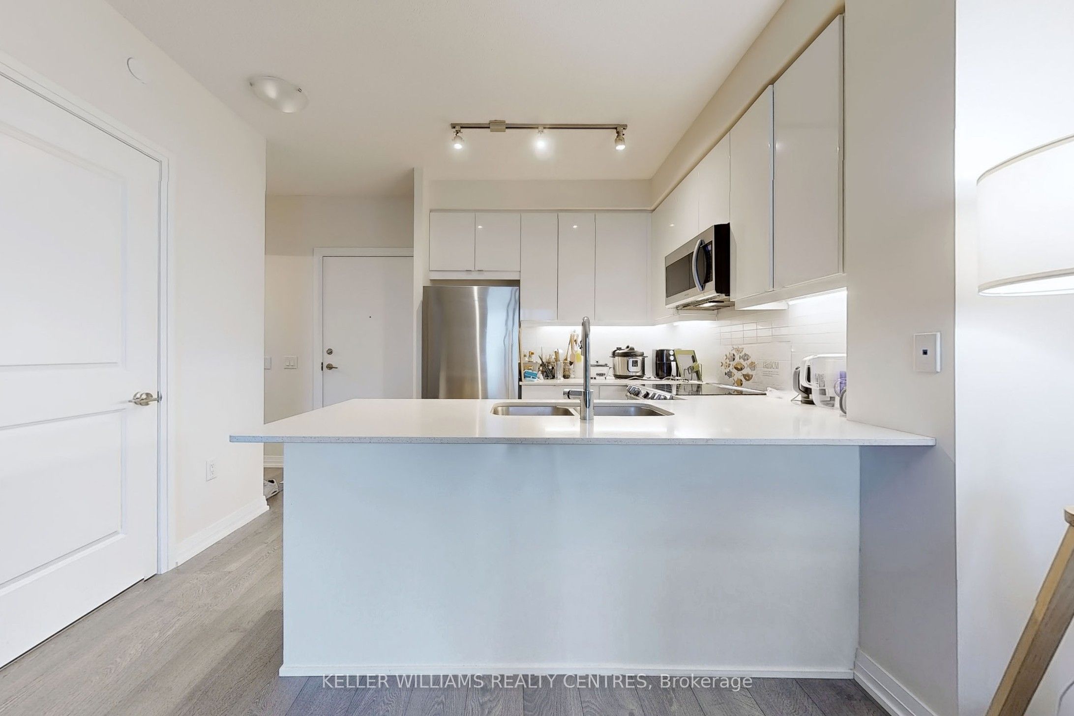 50 Thomas Riley Road 518, Toronto, ON M9B 0C5 photo 4